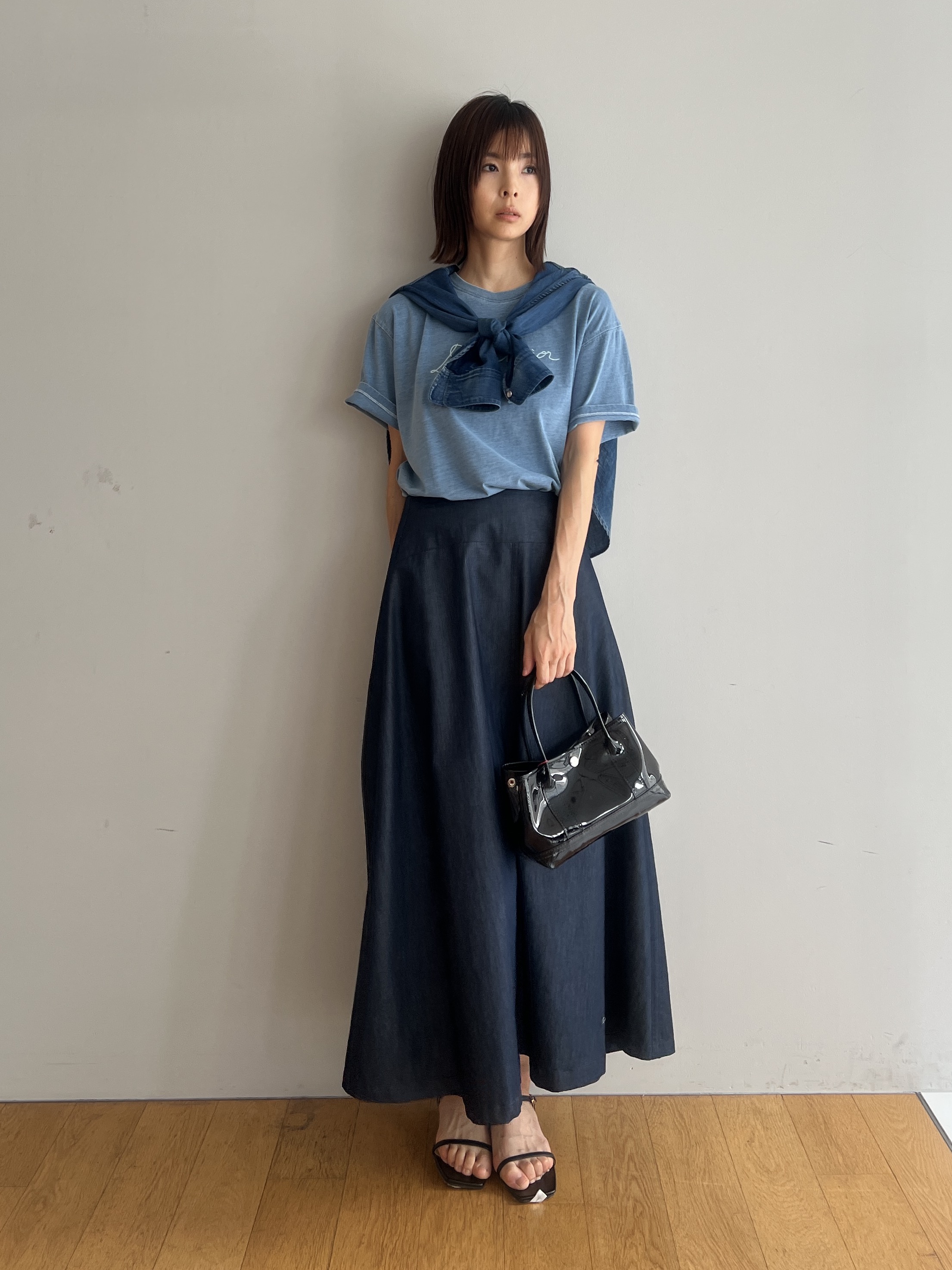 misaさんの「DRESSTERIOR｜【接触冷感/吸水速乾】クールタッチ デニムライク タックスカート」を使ったコーディネート