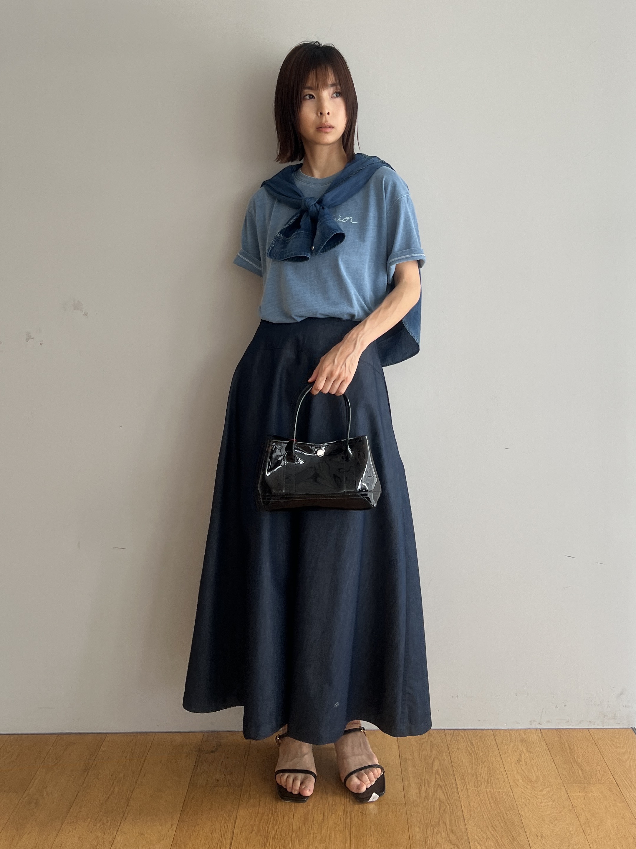 misaさんの「DRESSTERIOR｜【接触冷感/吸水速乾】クールタッチ デニムライク タックスカート」を使ったコーディネート