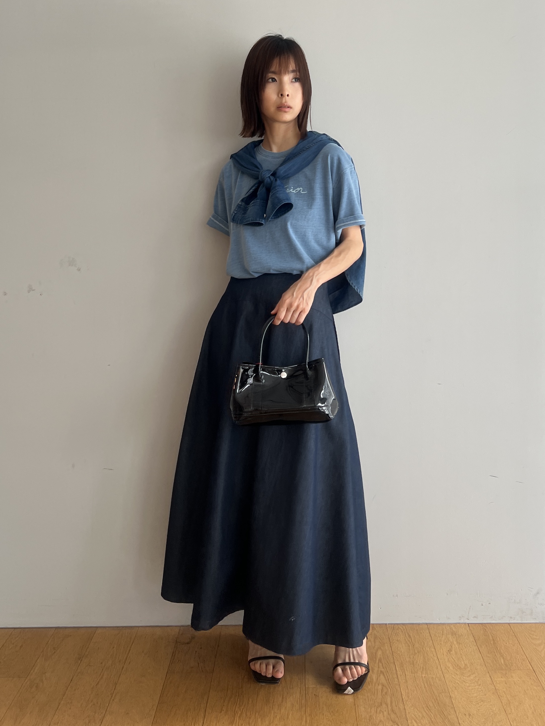 misaさんの「DRESSTERIOR｜【接触冷感/吸水速乾】クールタッチ デニムライク タックスカート」を使ったコーディネート