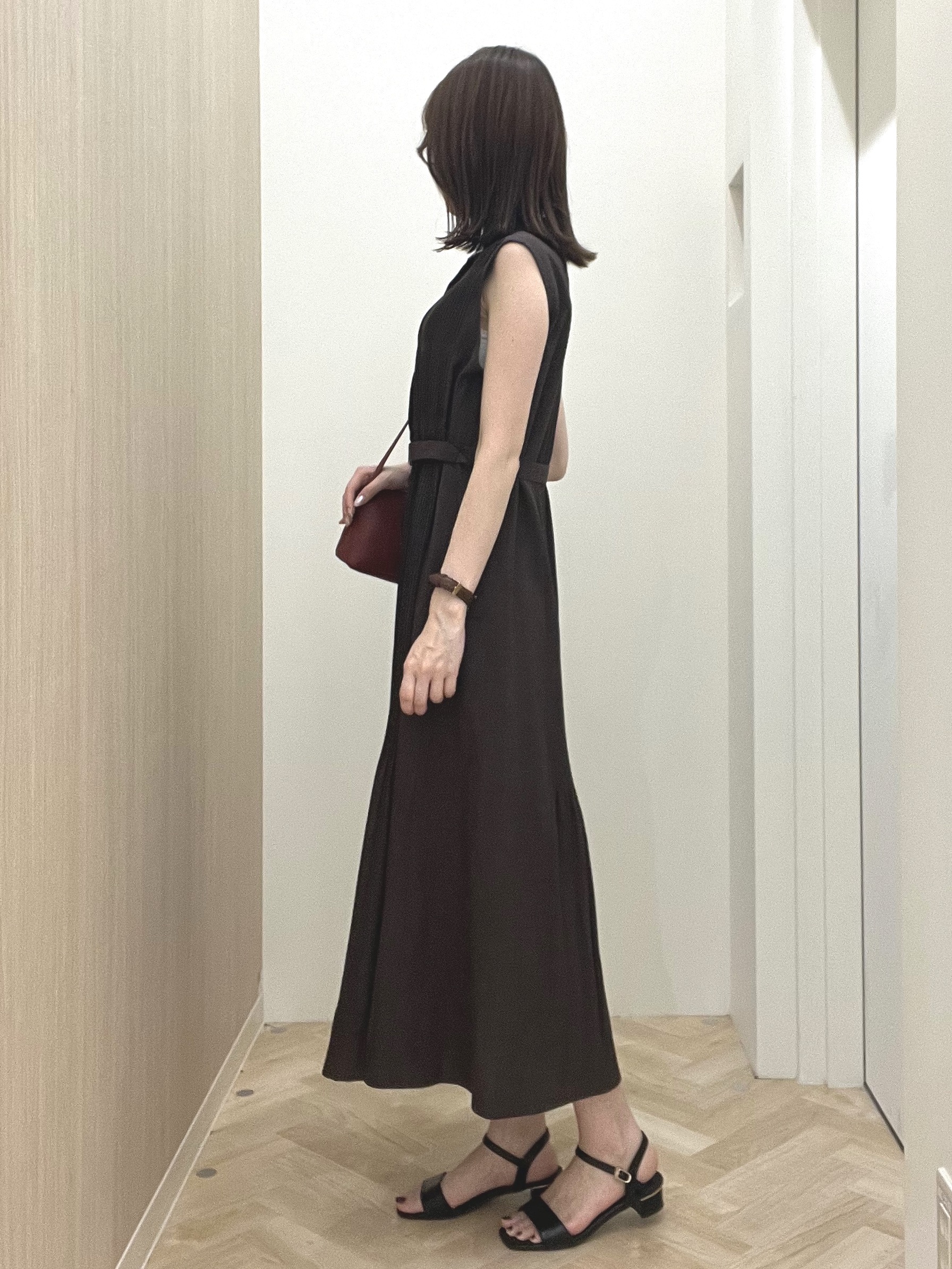  おまつさんの「grove｜【低身長さんも選べる着丈・洗濯機◎】プリーツベルトワンピース」を使ったコーディネート