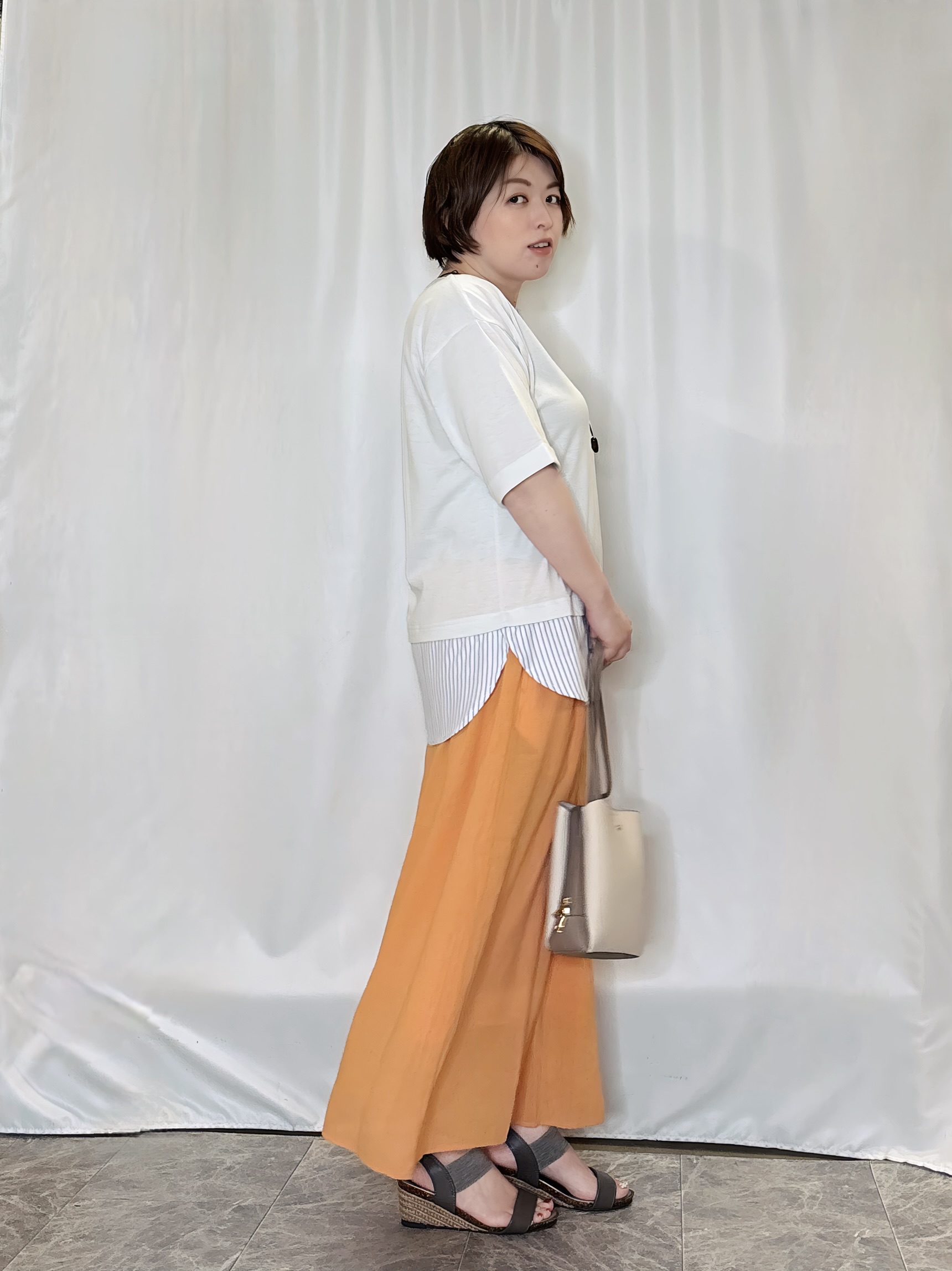 たみさんの「SHOO･LA･RUE｜【インせず着られる/二の腕隠れる】重ね着風 シャツドッキングトップス」を使ったコーディネート