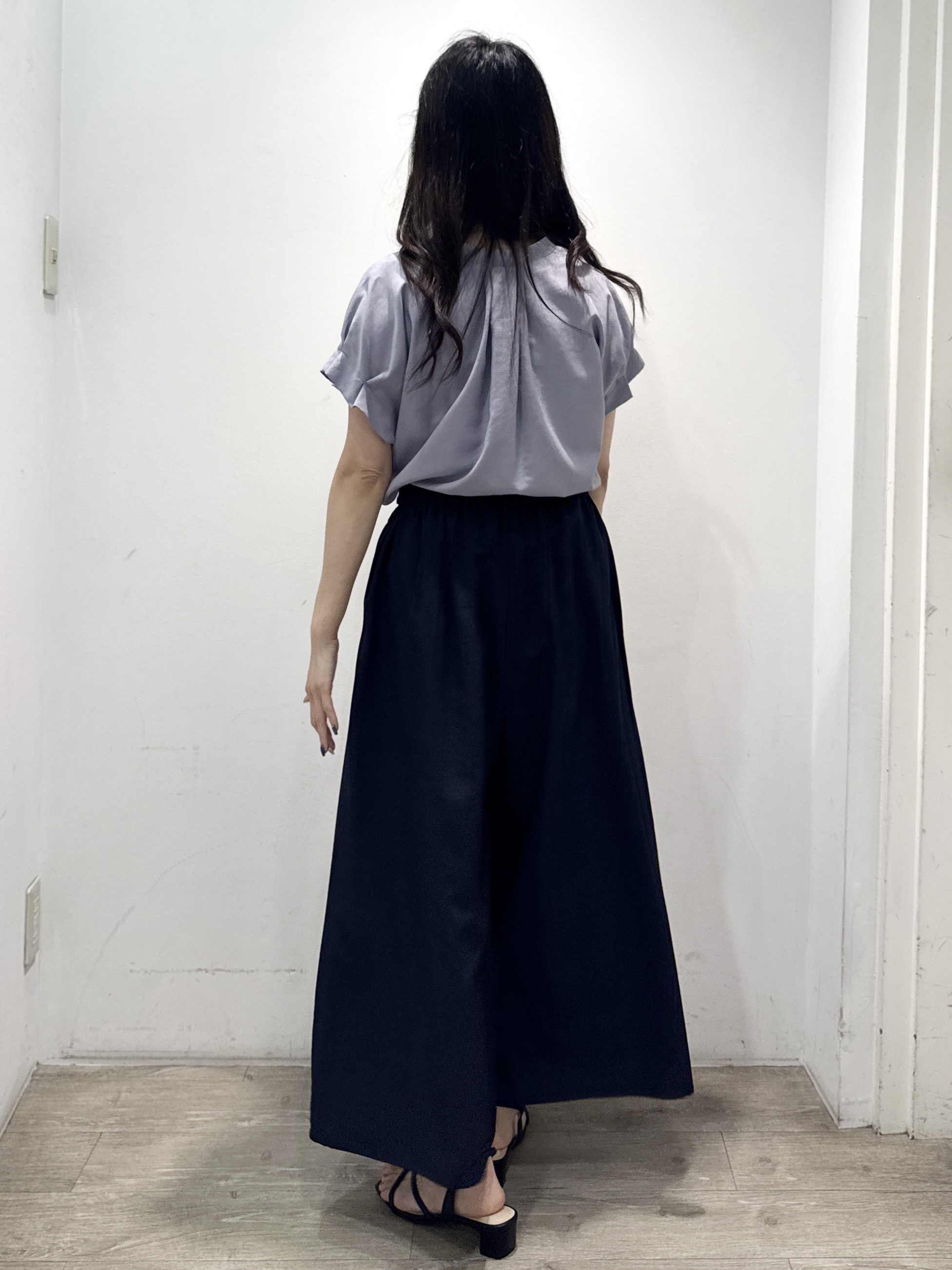 yuicciさんの「OPAQUE.CLIP｜【接触冷感／吸水速乾】タックスキッパーブラウス《防シワ／イージーアイロン／洗濯機OK／9col》」を使ったコーディネート