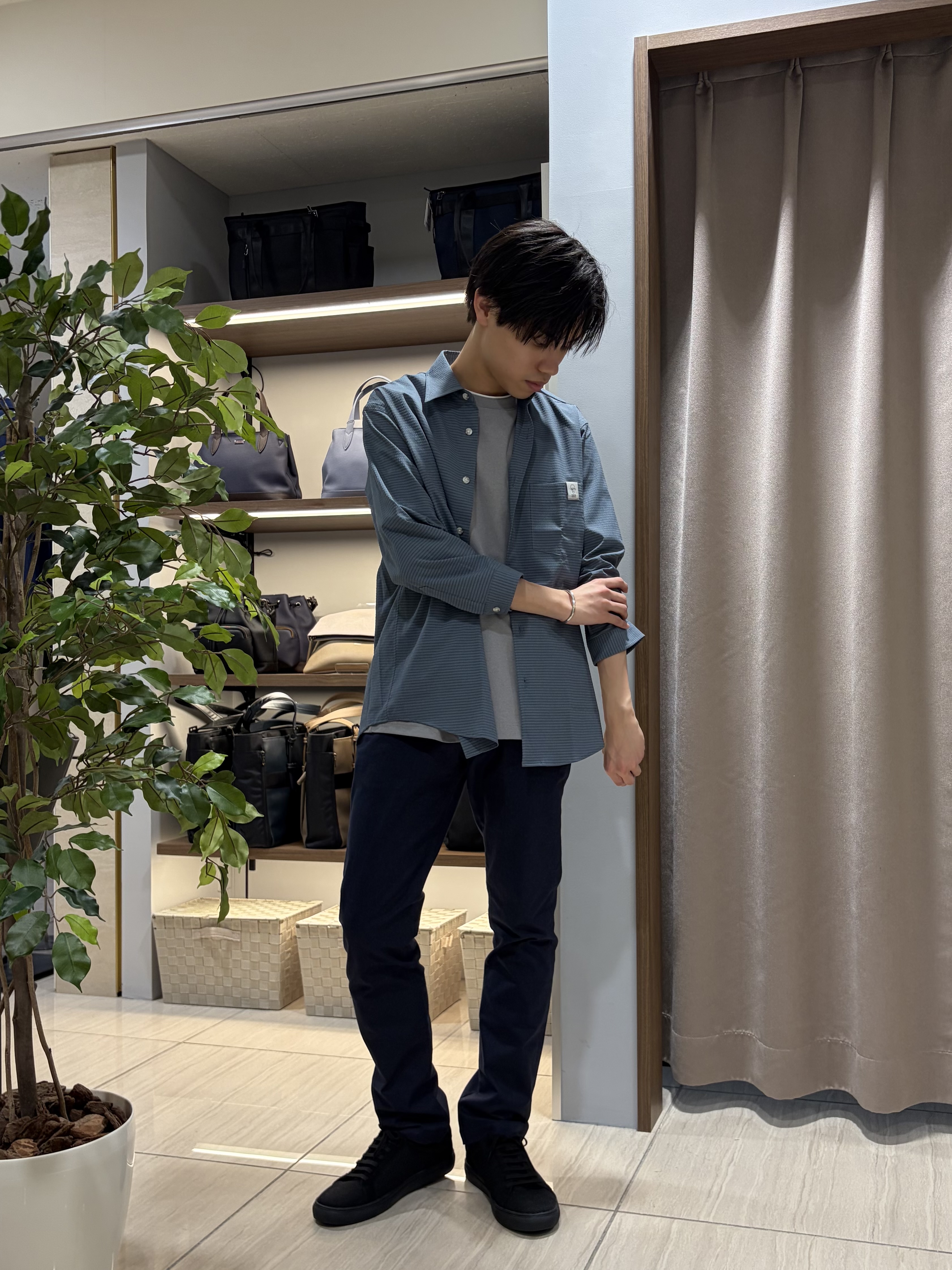 hiroさんの「TAKEO KIKUCHI｜【日本製】JFP DotAir（R）サッカー7分袖シャツ」を使ったコーディネート