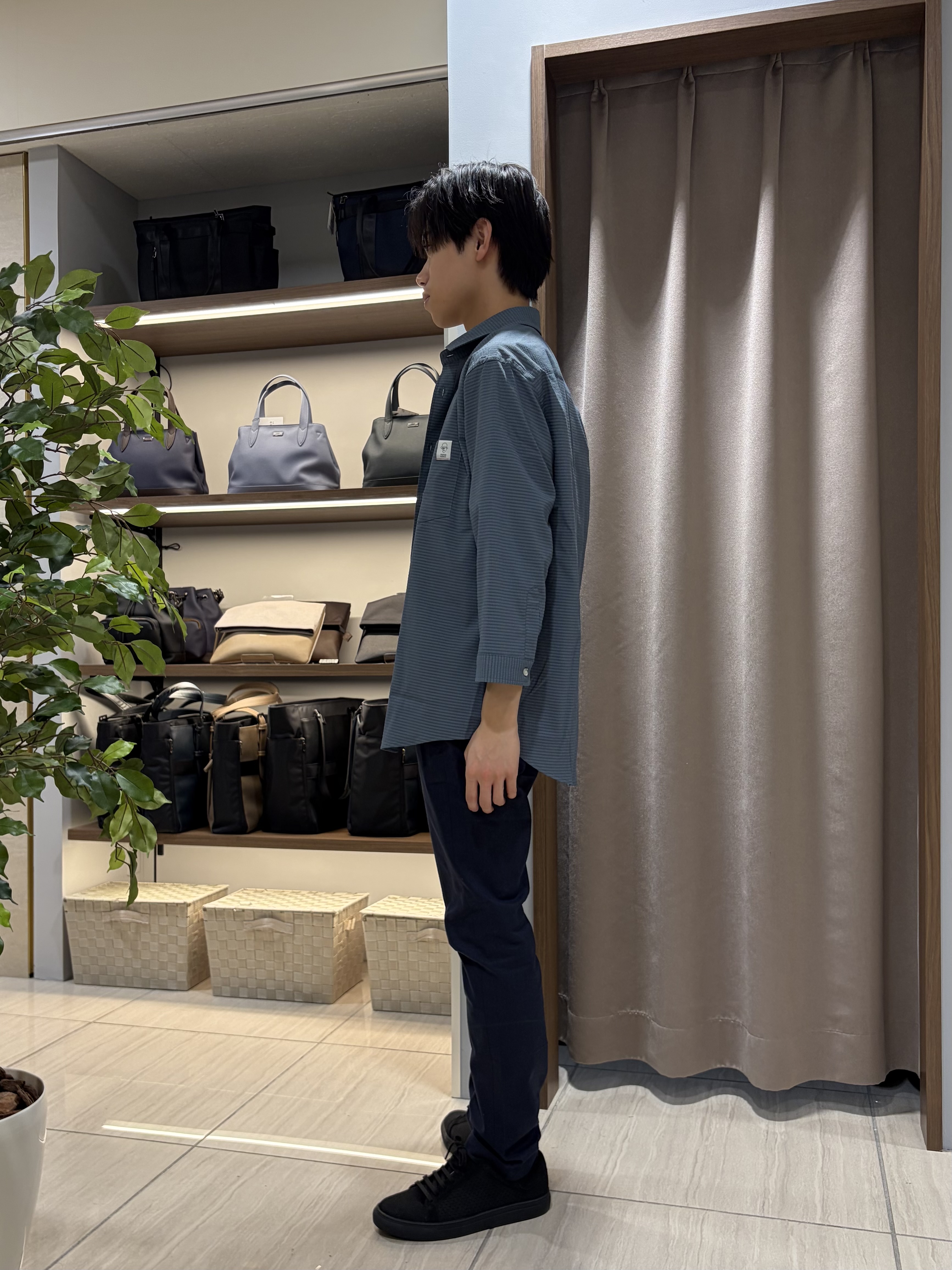 hiroさんの「TAKEO KIKUCHI｜【日本製】JFP DotAir（R）サッカー7分袖シャツ」を使ったコーディネート
