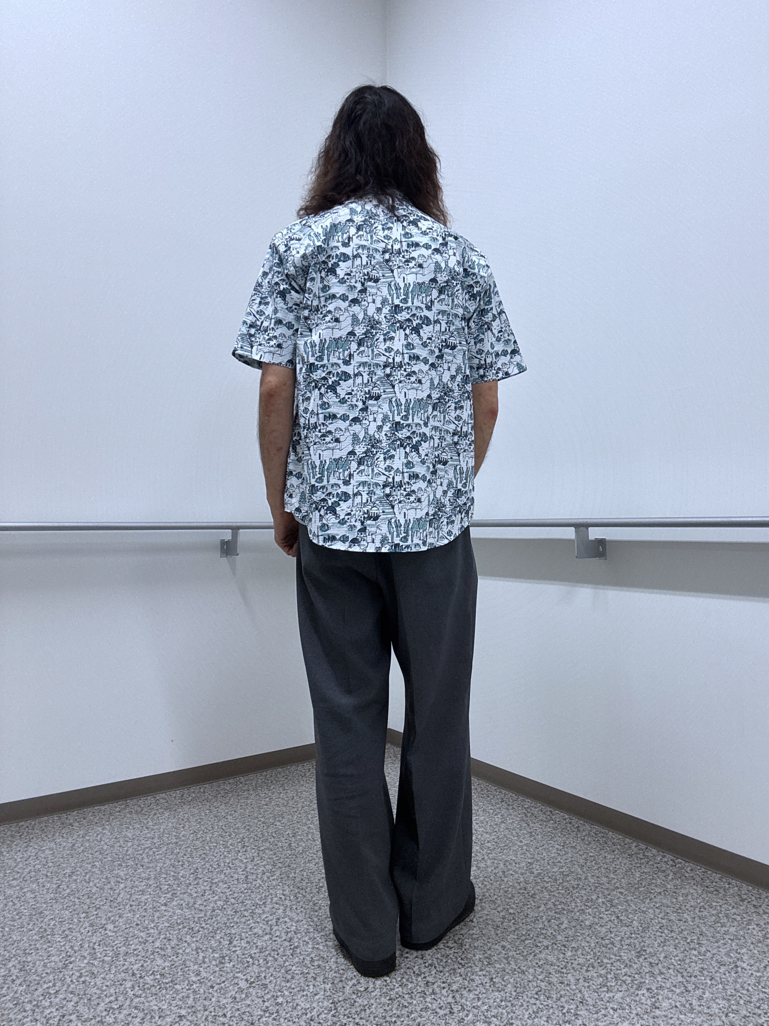 おーのさんの「TAKEO KIKUCHI｜【日本製】JFP DotAir（R）リゾートプリント半袖シャツ」を使ったコーディネート