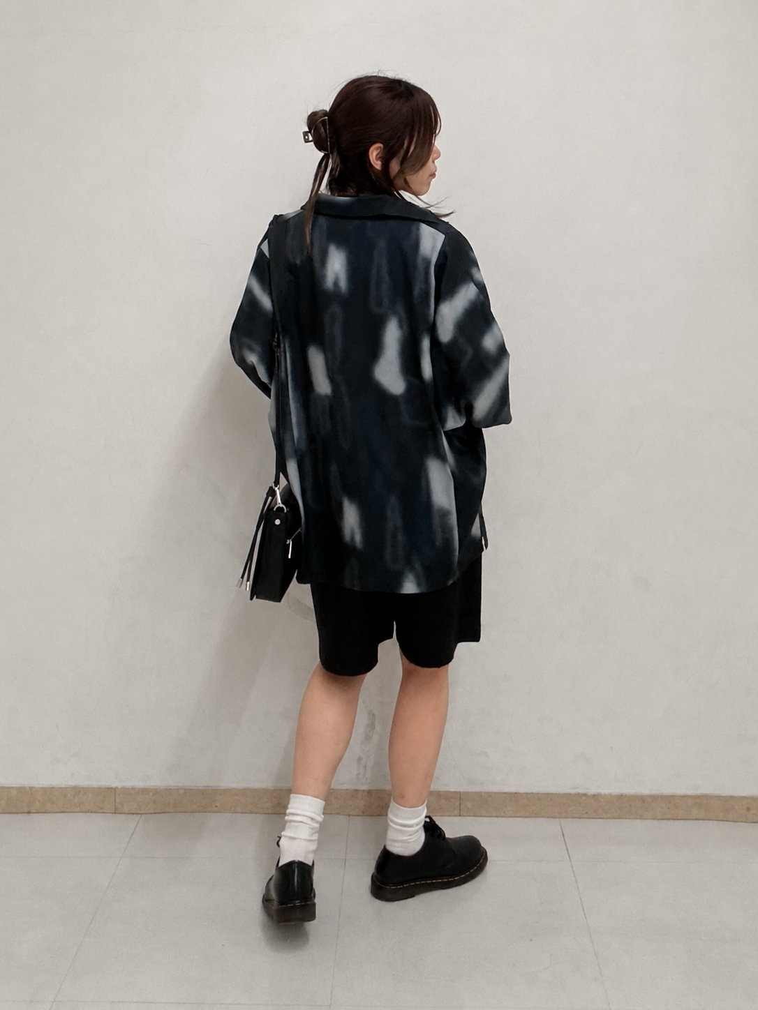 nori さんの「tk.TAKEO KIKUCHI｜【今、売れています。】アブストラクトドルマンとろみシャツ/さらっとタッチ/ドレープ/美シルエット/総」を使ったコーディネート