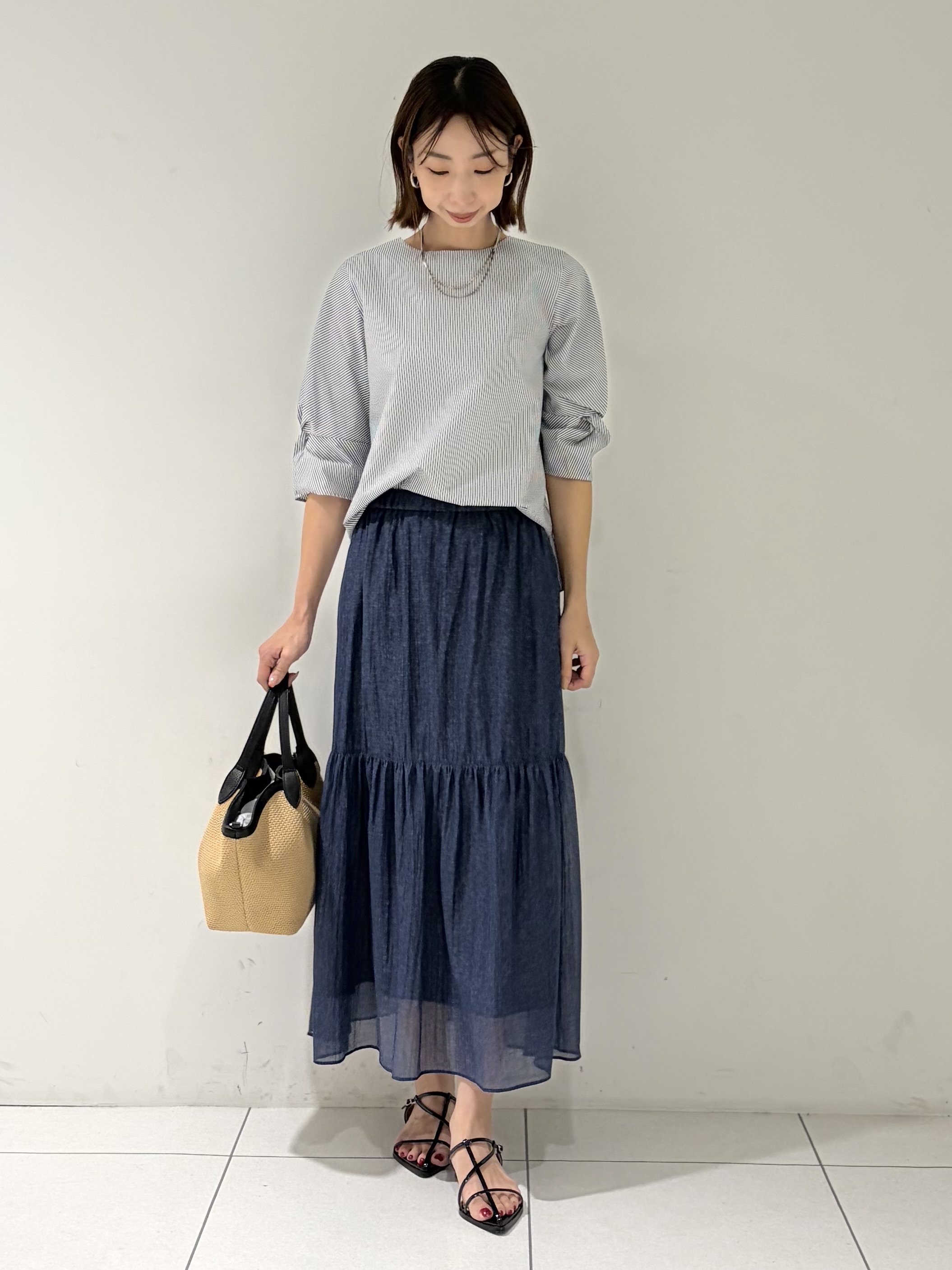 shioriさんの「INDIVI｜【撥水／UVケア】ねじり袖サッカートップス」を使ったコーディネート
