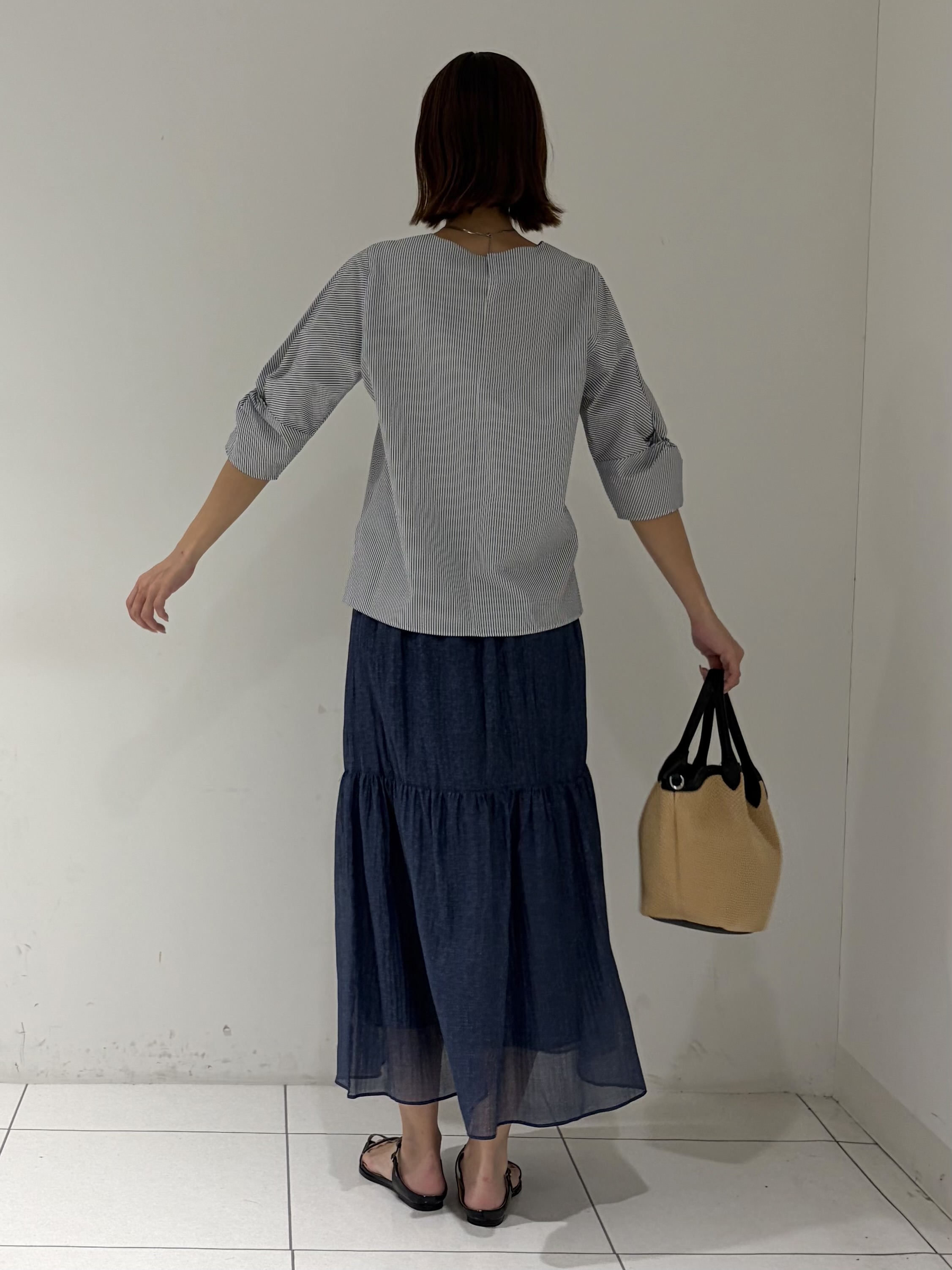 shioriさんの「INDIVI｜【撥水／UVケア】ねじり袖サッカートップス」を使ったコーディネート