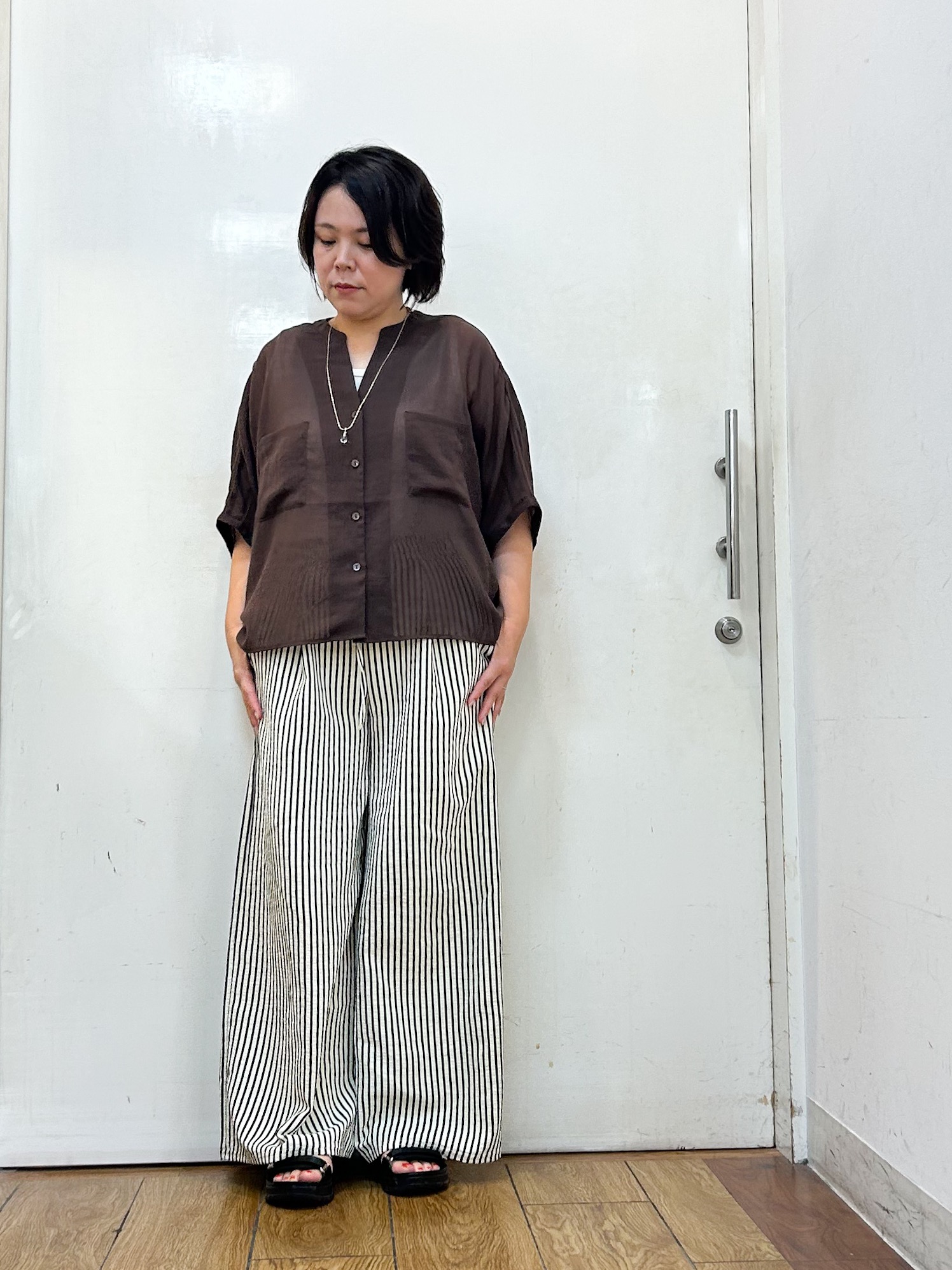 haruさんの「SHOO･LA･RUE｜【洗濯機可/選べる6色】ナチュラルな風合いが魅力 ゆったり楊柳シアードルマンブラウス」を使ったコーディネート