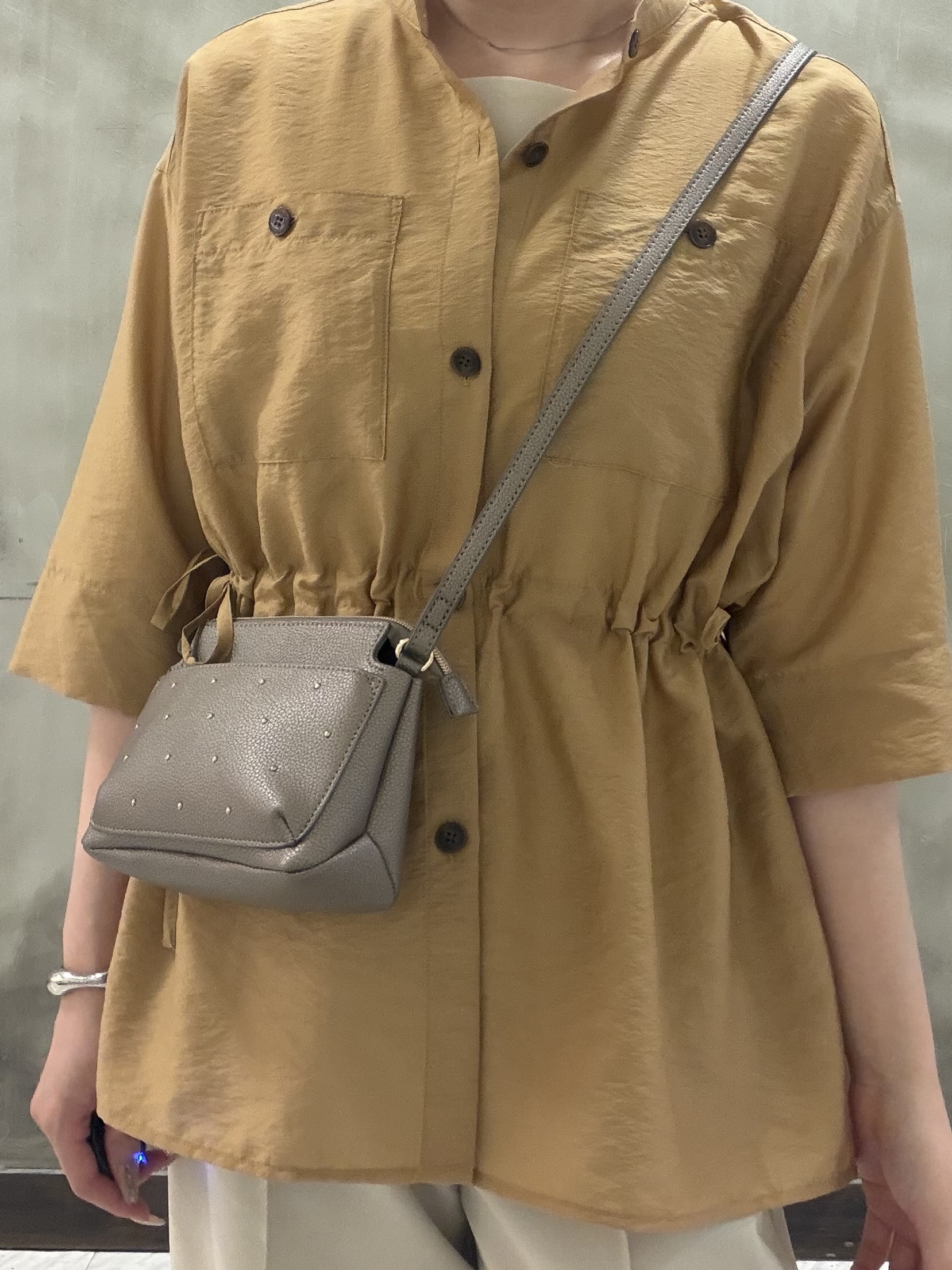 maiさんの「grove｜5分袖ver登場！【体型カバー・洗える】シアーサファリシャツジャケット」を使ったコーディネート