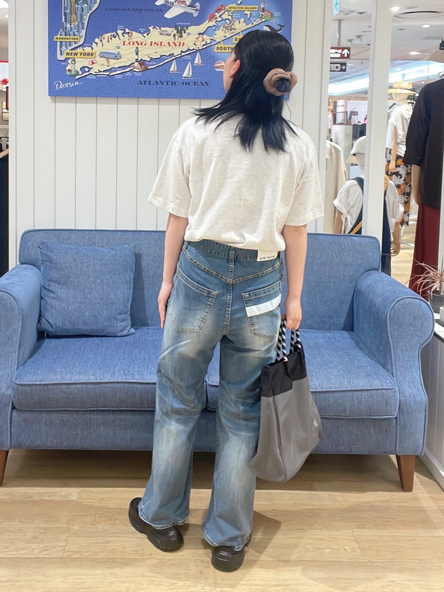 AYAさんの「Dessin｜ドルマンスリーブ シアーシャツブルゾン」を使ったコーディネート
