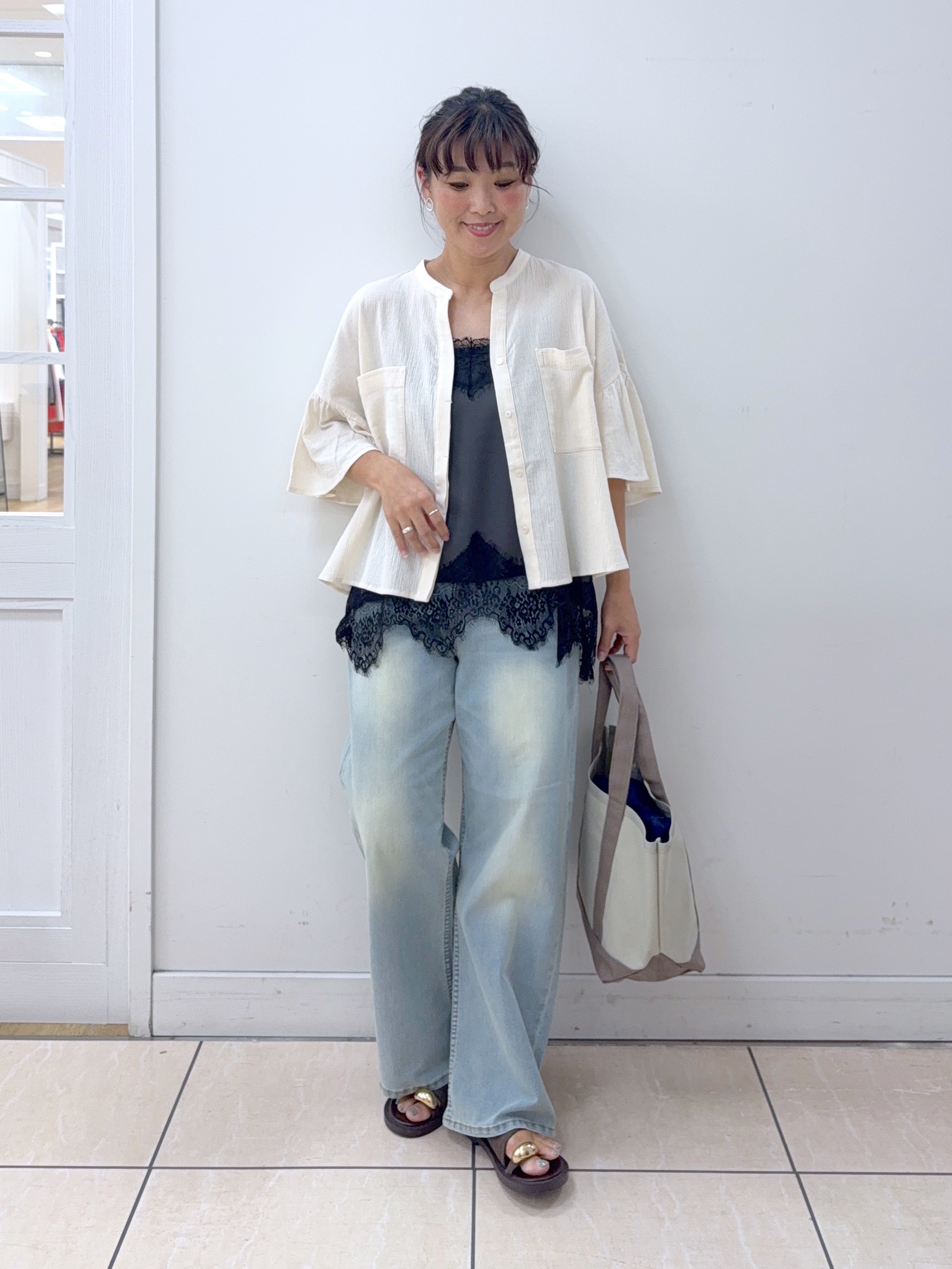Osawaさんの「Dessin｜フレアスリーブ スキッパーブラウス」を使ったコーディネート