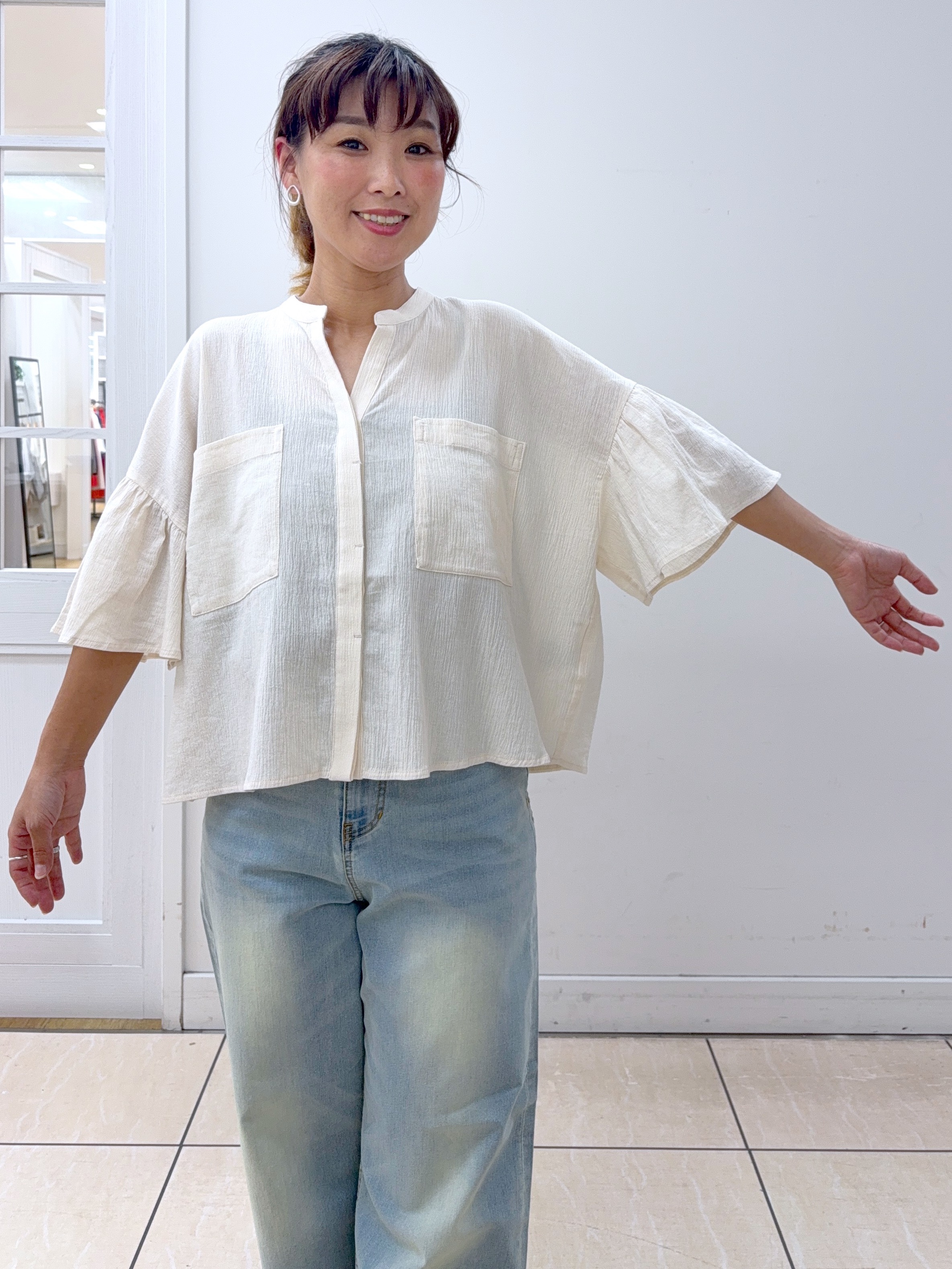 Osawaさんの「Dessin｜フレアスリーブ スキッパーブラウス」を使ったコーディネート