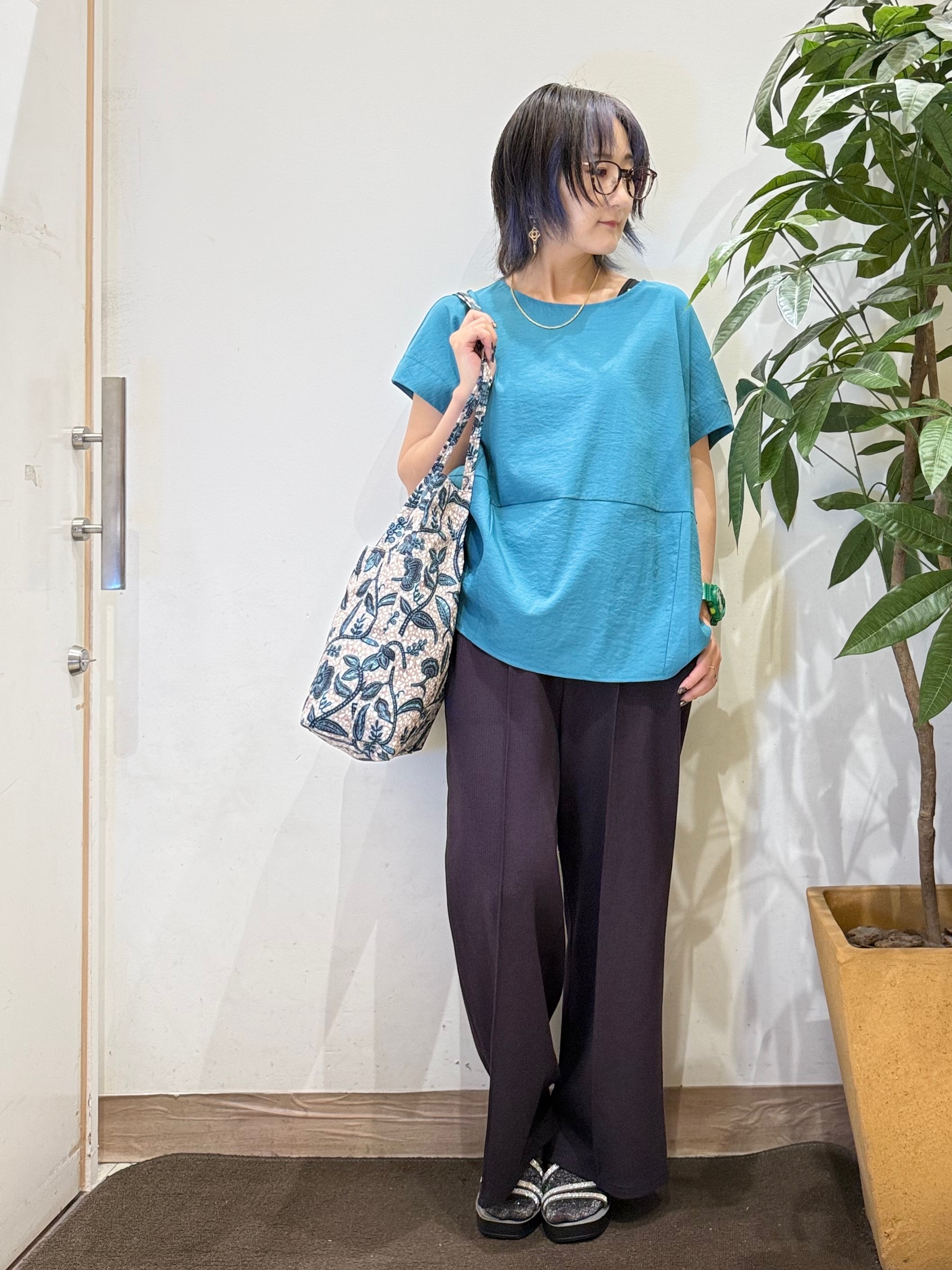 misakiさんの「SHOO･LA･RUE｜【洗濯機可/セットアップ可】軽凛(かろりん) シンプル上品 ひんやり切替コクーントップス」を使ったコーディネート