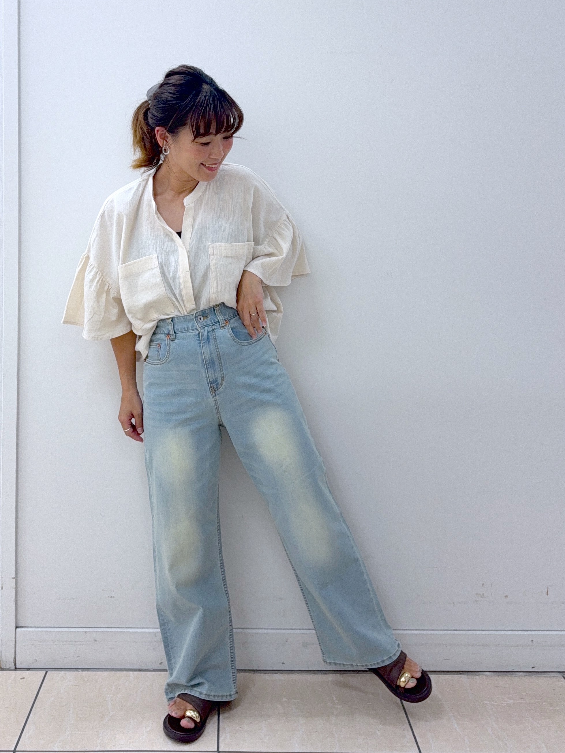 Osawaさんの「Dessin｜フレアスリーブ スキッパーブラウス」を使ったコーディネート