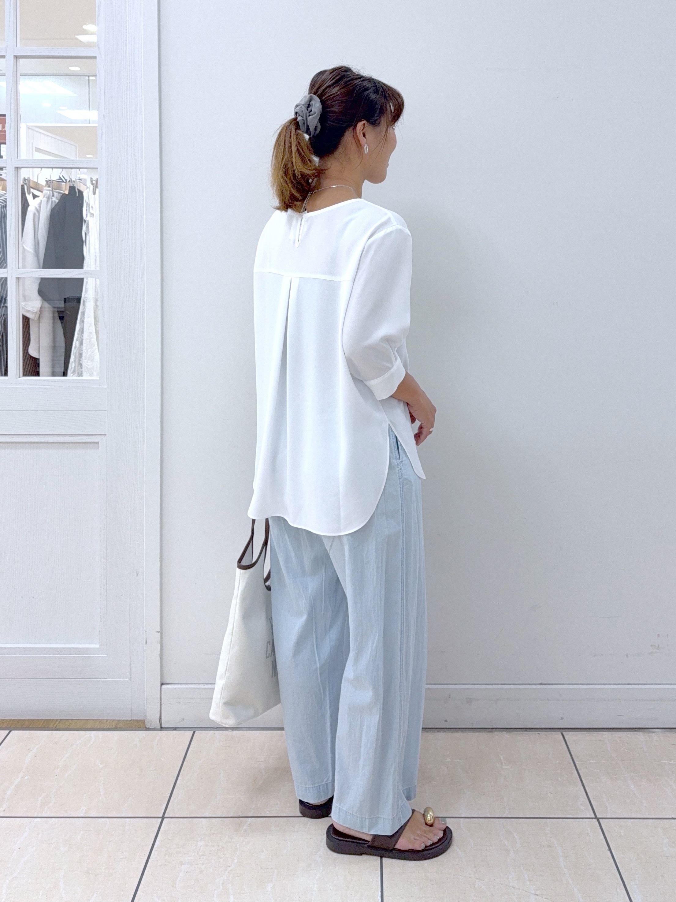 Osawaさんの「Dessin｜ライトジョーゼットハーフスリーブブラウス」を使ったコーディネート
