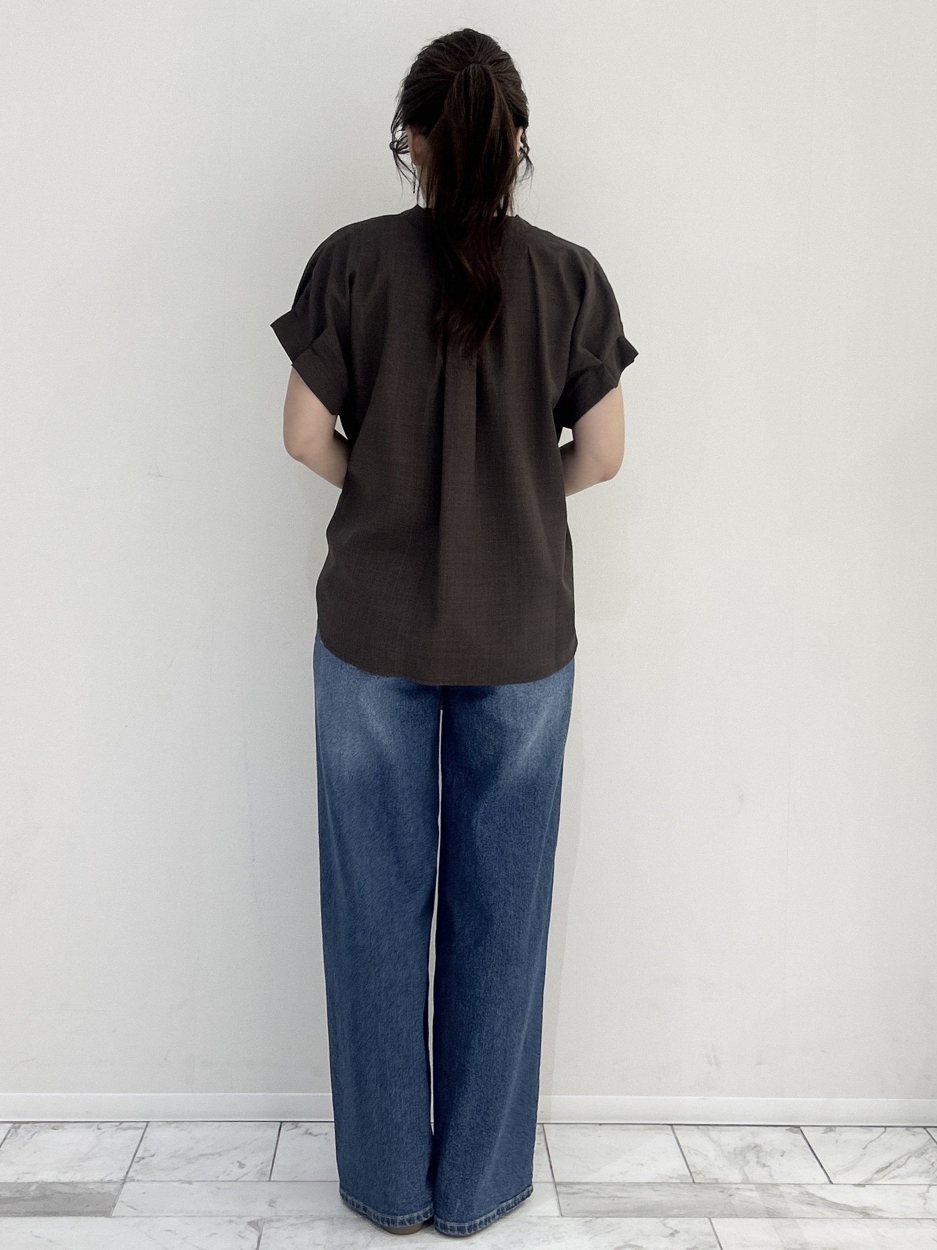 りなさんの「OPAQUE.CLIP｜【接触冷感／吸水速乾】タックスキッパーブラウス《防シワ／イージーアイロン／洗濯機OK／9col》」を使ったコーディネート