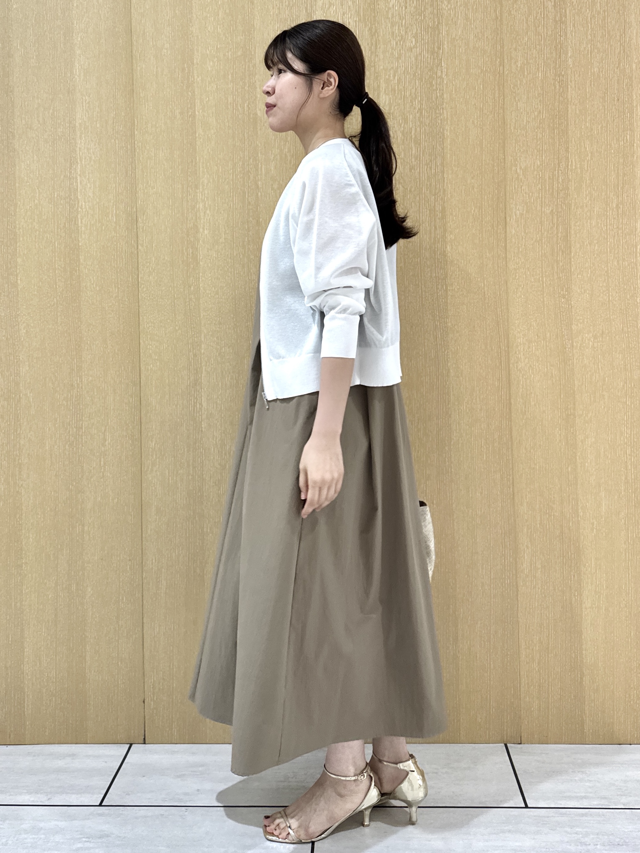 nanaさんの「UNTITLED｜【アンサンブル可/日除け・冷房対策】シアーレーヨンZIPカーディガン」を使ったコーディネート