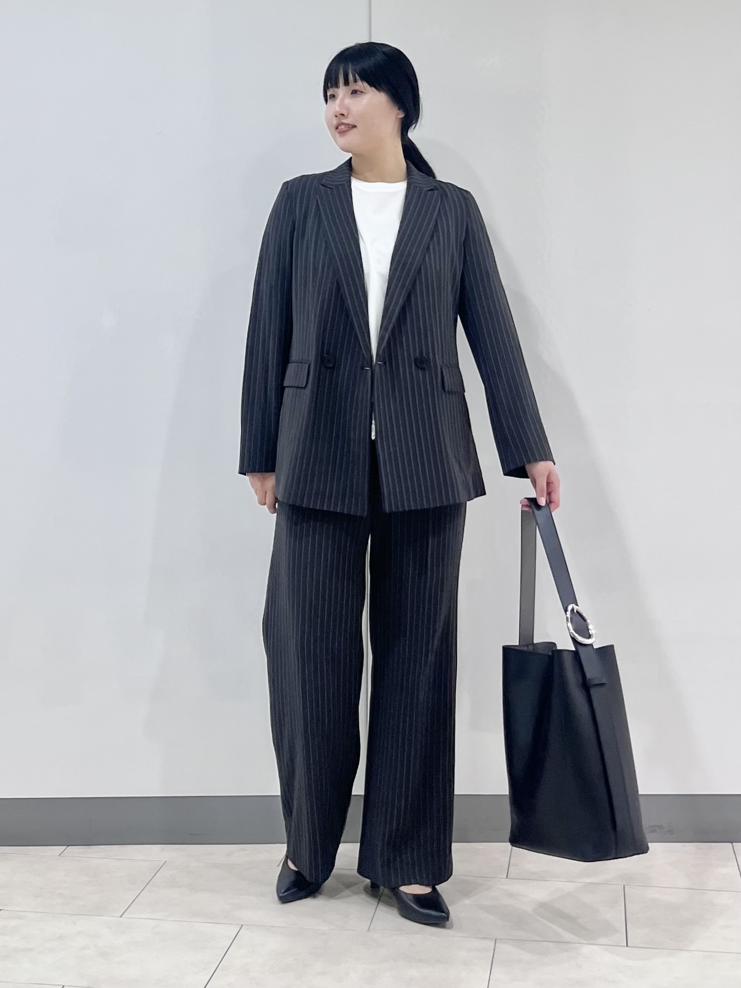 hasuさんの「INDIVI｜【新作登場！着る日傘】 ダブルジャケット」を使ったコーディネート