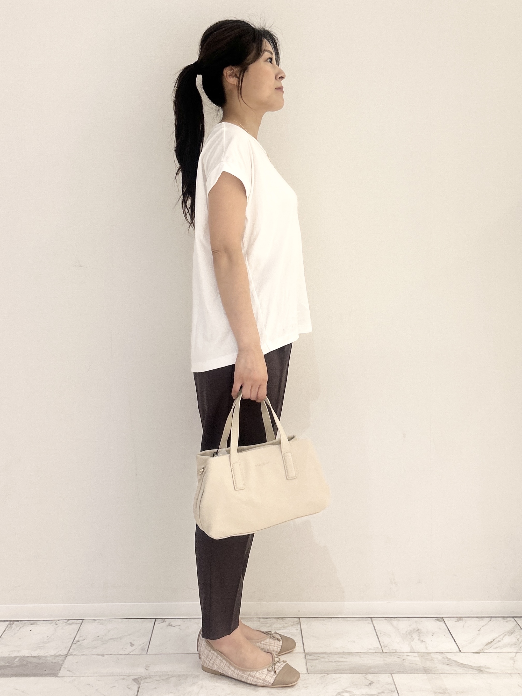 りなさんの「OPAQUE.CLIP｜【接触冷感／UV】ワンポイント刺繍Tシャツ《7col／XS~3L／洗濯機OK》」を使ったコーディネート