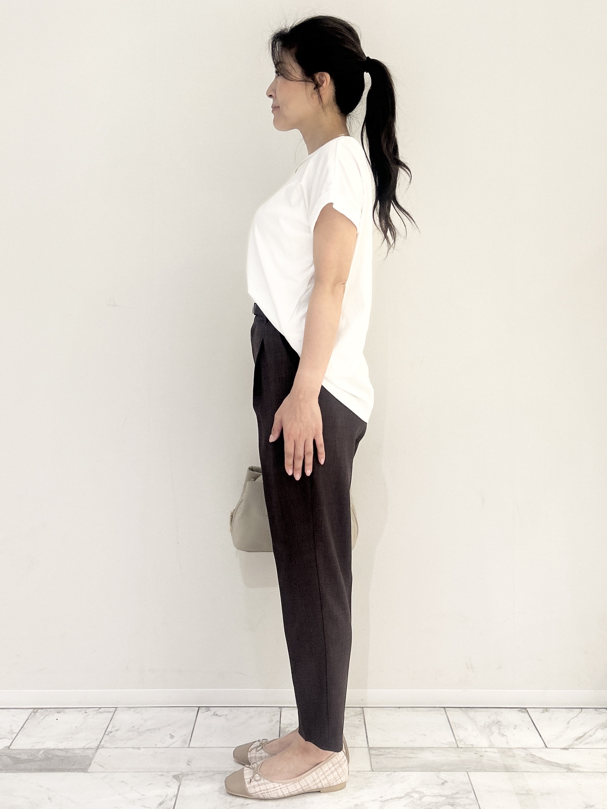りなさんの「OPAQUE.CLIP｜【接触冷感／UV】ワンポイント刺繍Tシャツ《7col／XS~3L／洗濯機OK》」を使ったコーディネート
