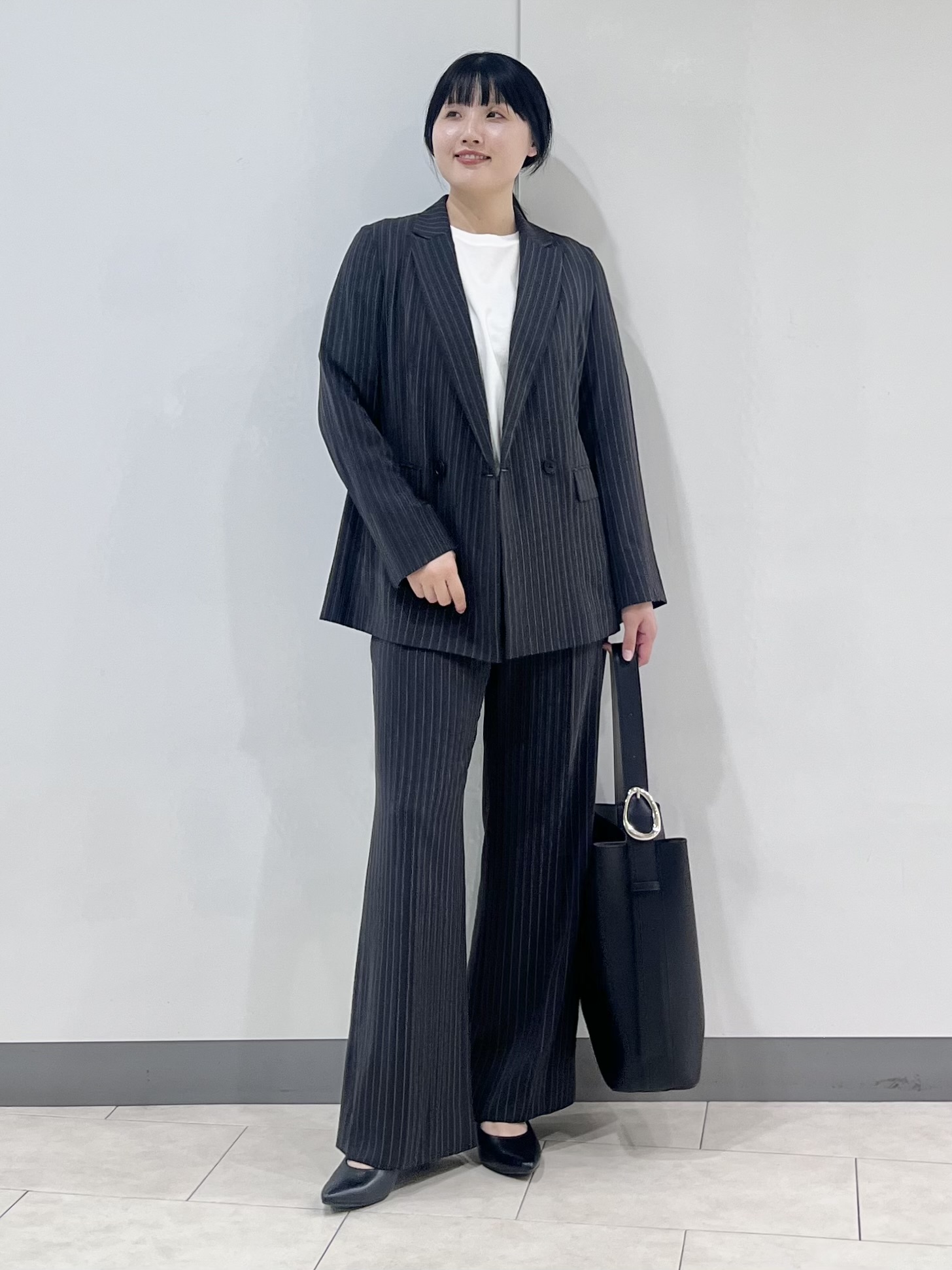 hasuさんの「INDIVI｜【汗ジミ防止／接触冷感】裾レースドルマンTシャツ」を使ったコーディネート