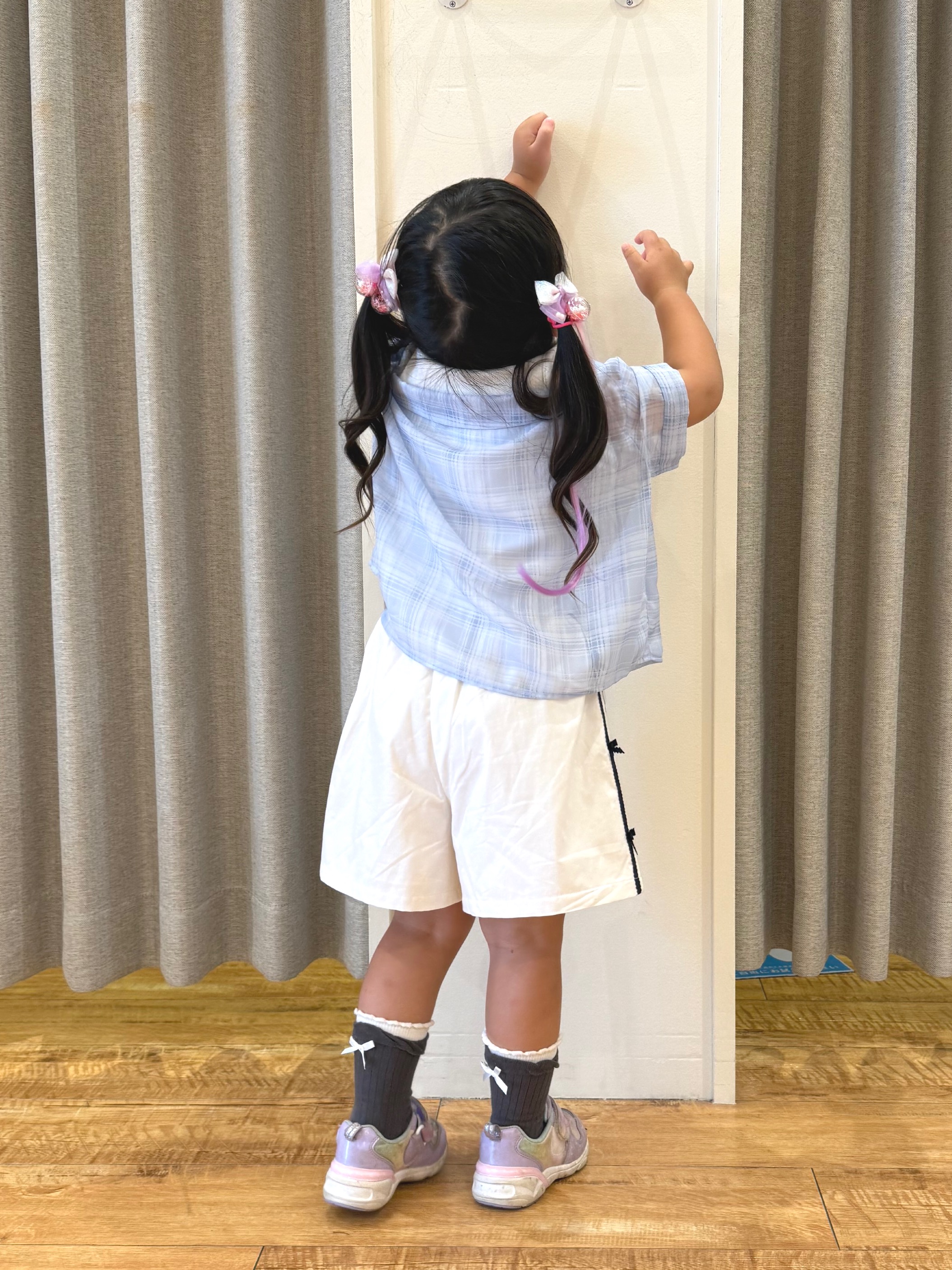 愛さんの「SHOO･LA･RUE｜【110-140cm】チェックシャツデザイントップス」を使ったコーディネート
