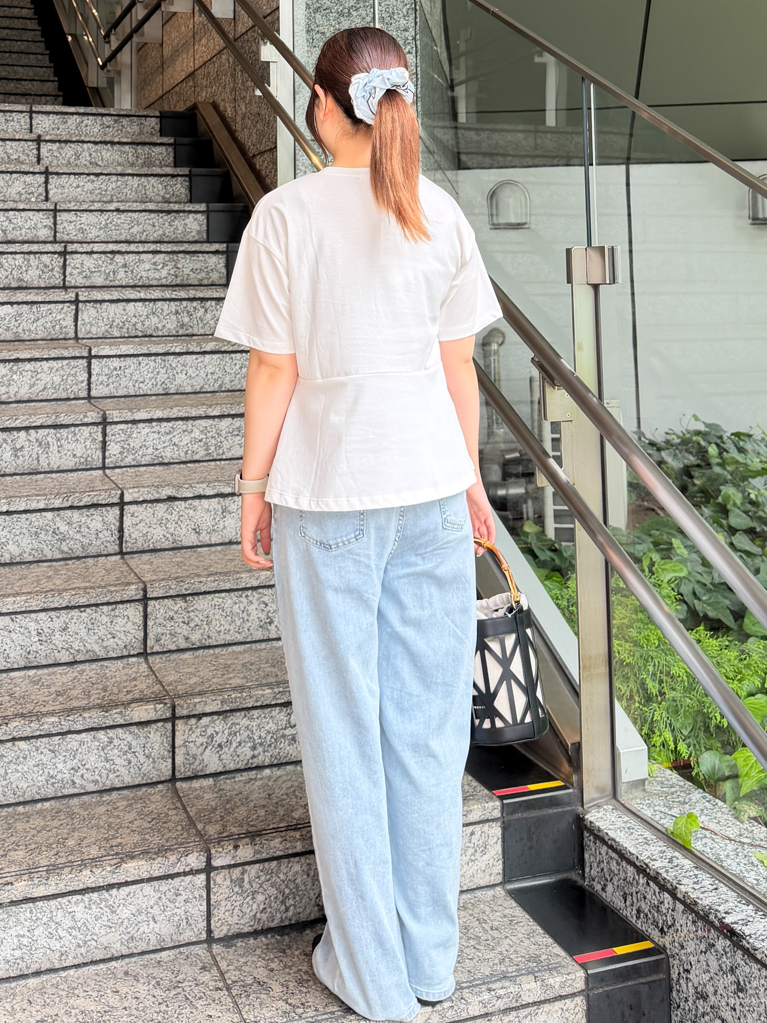 HANNAさんの「OPAQUE.CLIP｜【接触冷感】アシメフリルドッキングカットソー《洗濯機OK》」を使ったコーディネート