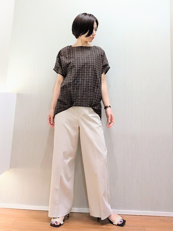 ミズタさんの「UNTITLED｜シアーチェックブラウス」を使ったコーディネート