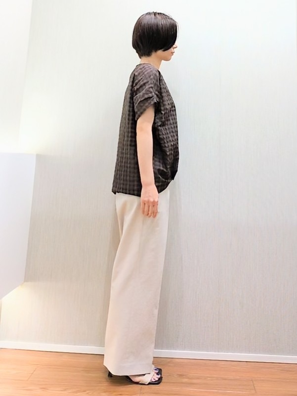ミズタさんの「UNTITLED｜シアーチェックブラウス」を使ったコーディネート