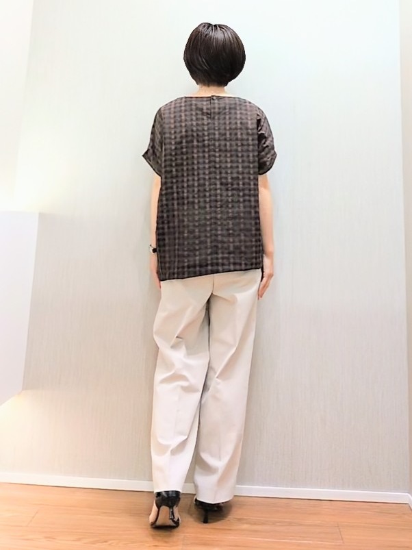 ミズタさんの「UNTITLED｜シアーチェックブラウス」を使ったコーディネート