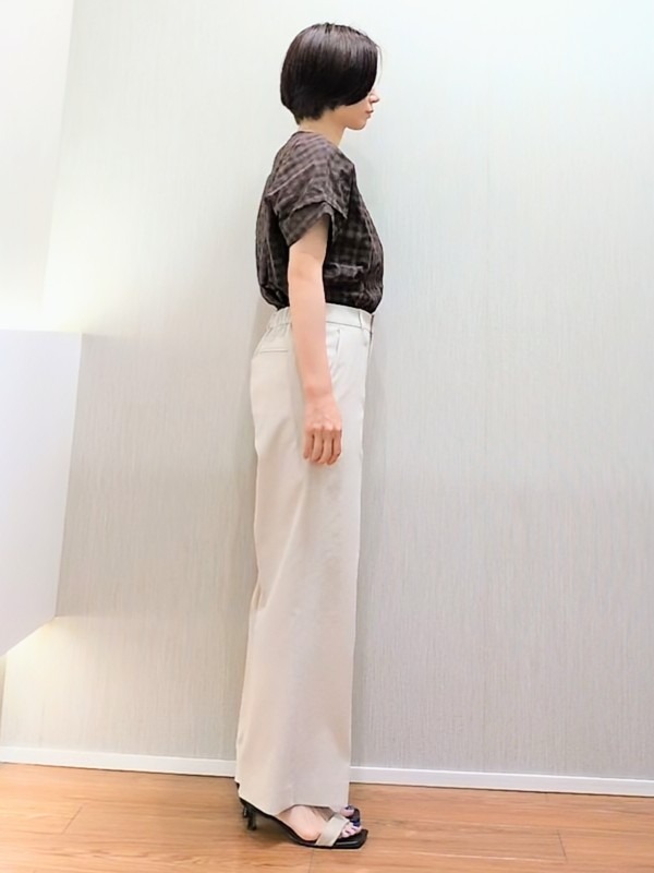 ミズタさんの「UNTITLED｜シアーチェックブラウス」を使ったコーディネート