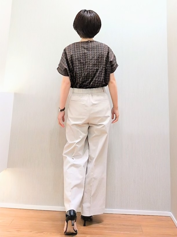 ミズタさんの「UNTITLED｜シアーチェックブラウス」を使ったコーディネート