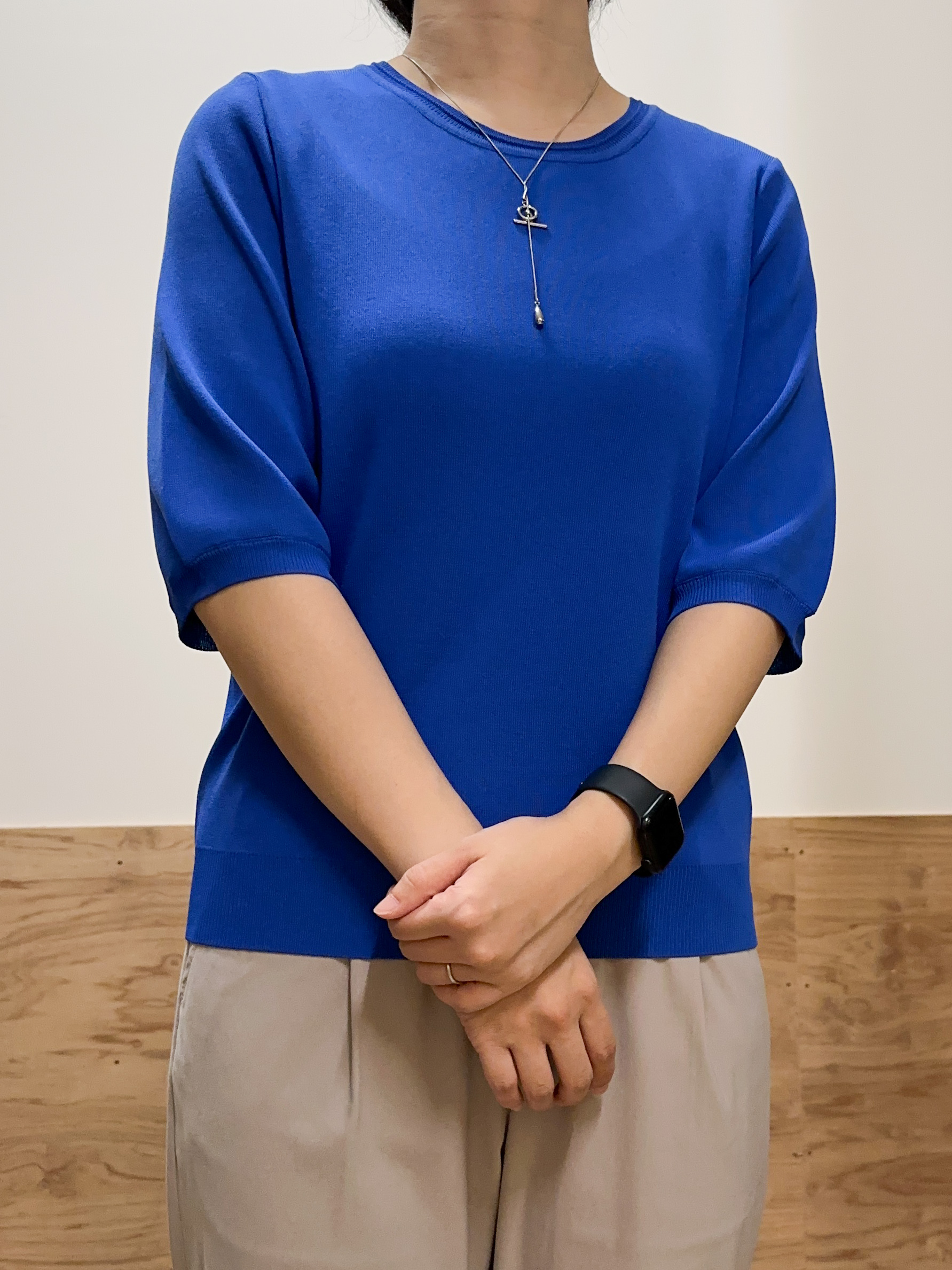 すーさんの「grove｜【シリーズ累計36万枚/UVカット・ひんやり・洗濯機OK】やわらかドライタッチ 五分袖クルーネックニ」を使ったコーディネート