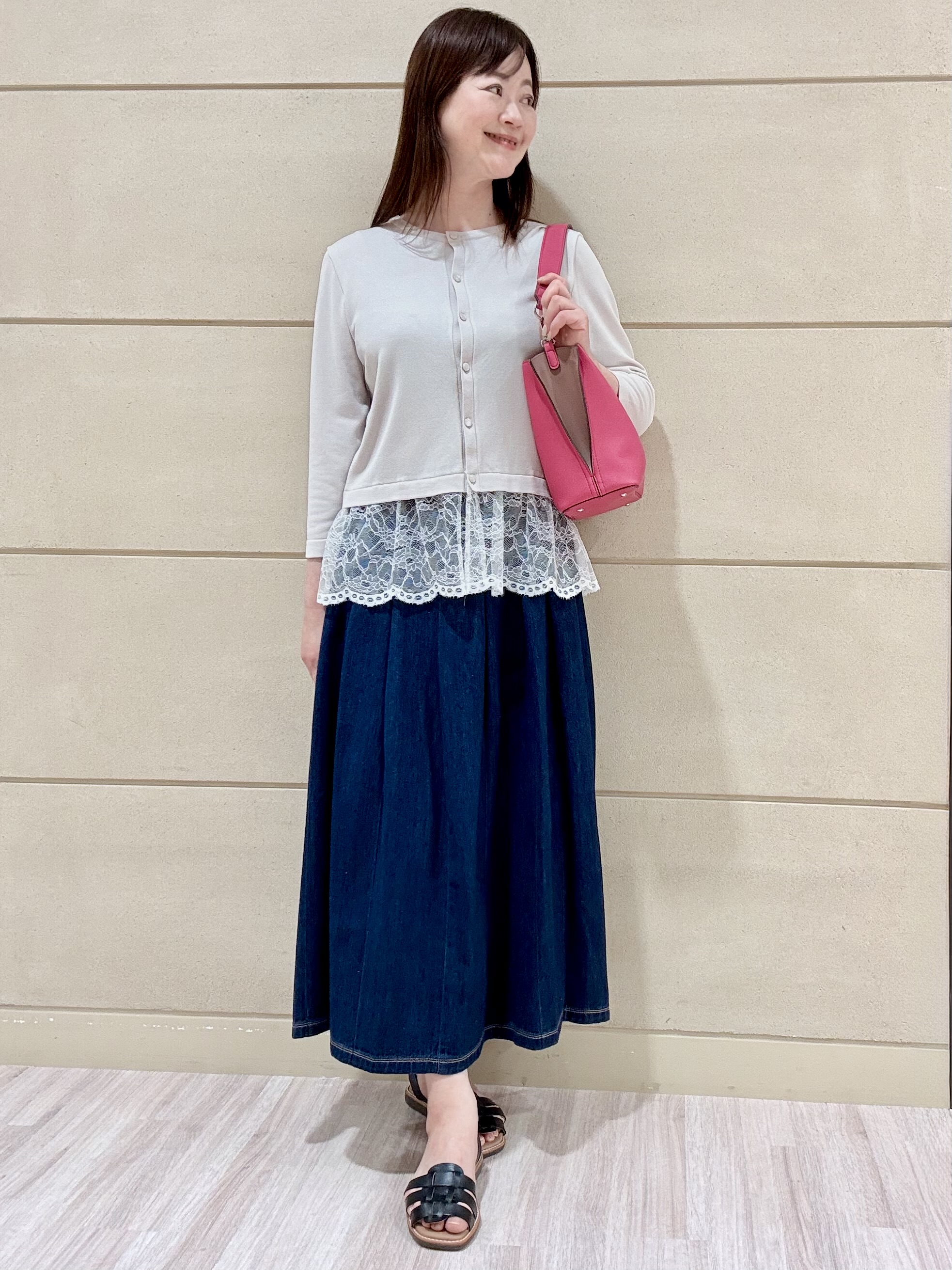 Marさんの「Reflect｜【手洗い可】プリーツデニムスカート」を使ったコーディネート