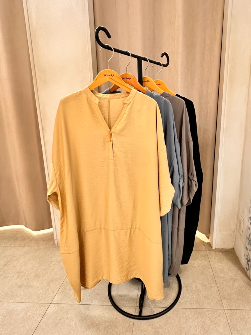 Yossyさんの「SHOO･LA･RUE｜【ひんやり/S-LL/洗濯機可】体型カバーにも ゆるっとリラックスチュニック」を使ったコーディネート