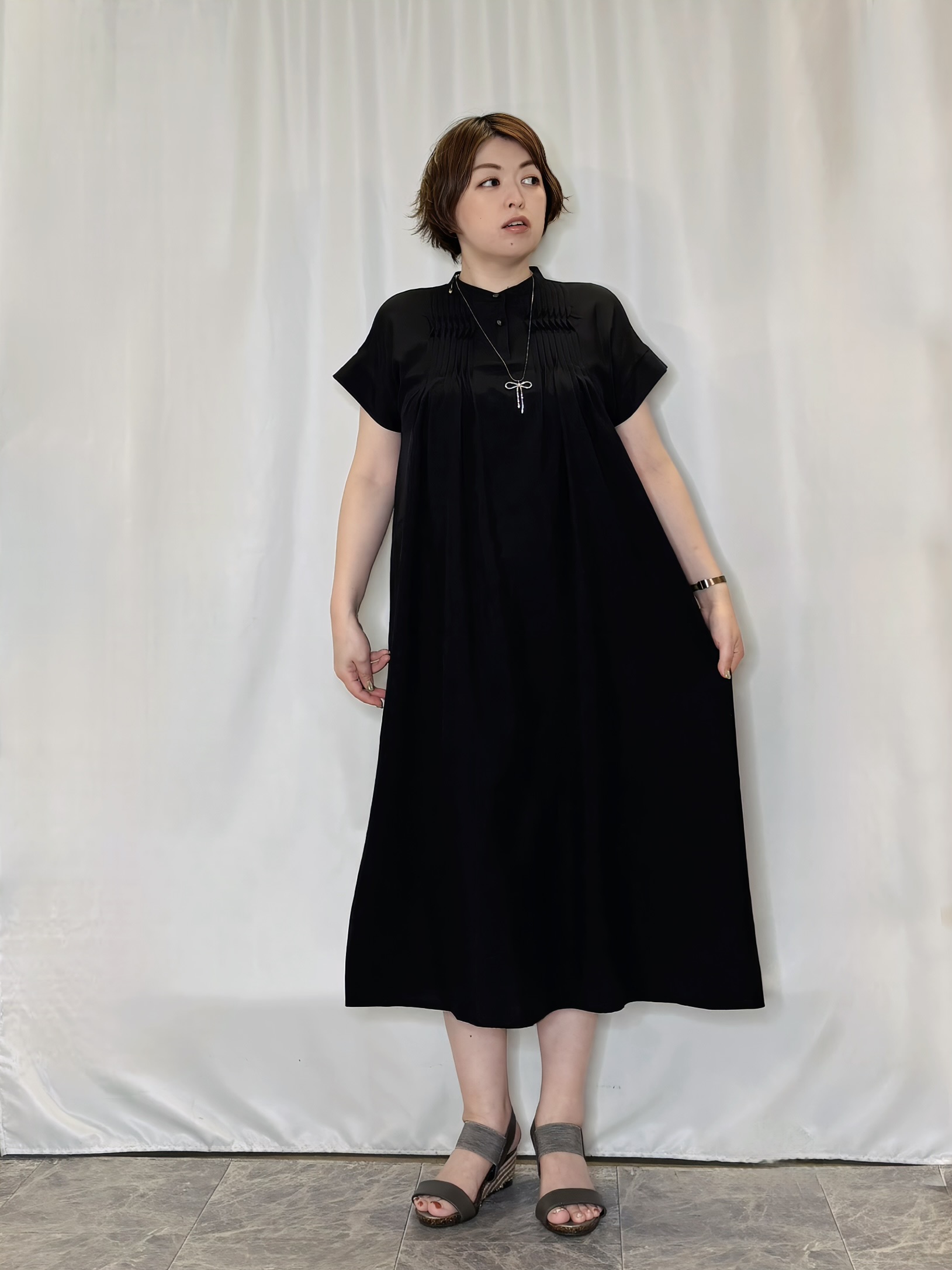 たみさんの「SHOO･LA･RUE｜【ひんやり/洗濯機可/S-LL】オンにもオフにも マルチに使えるボタンレスカーディガン」を使ったコーディネート