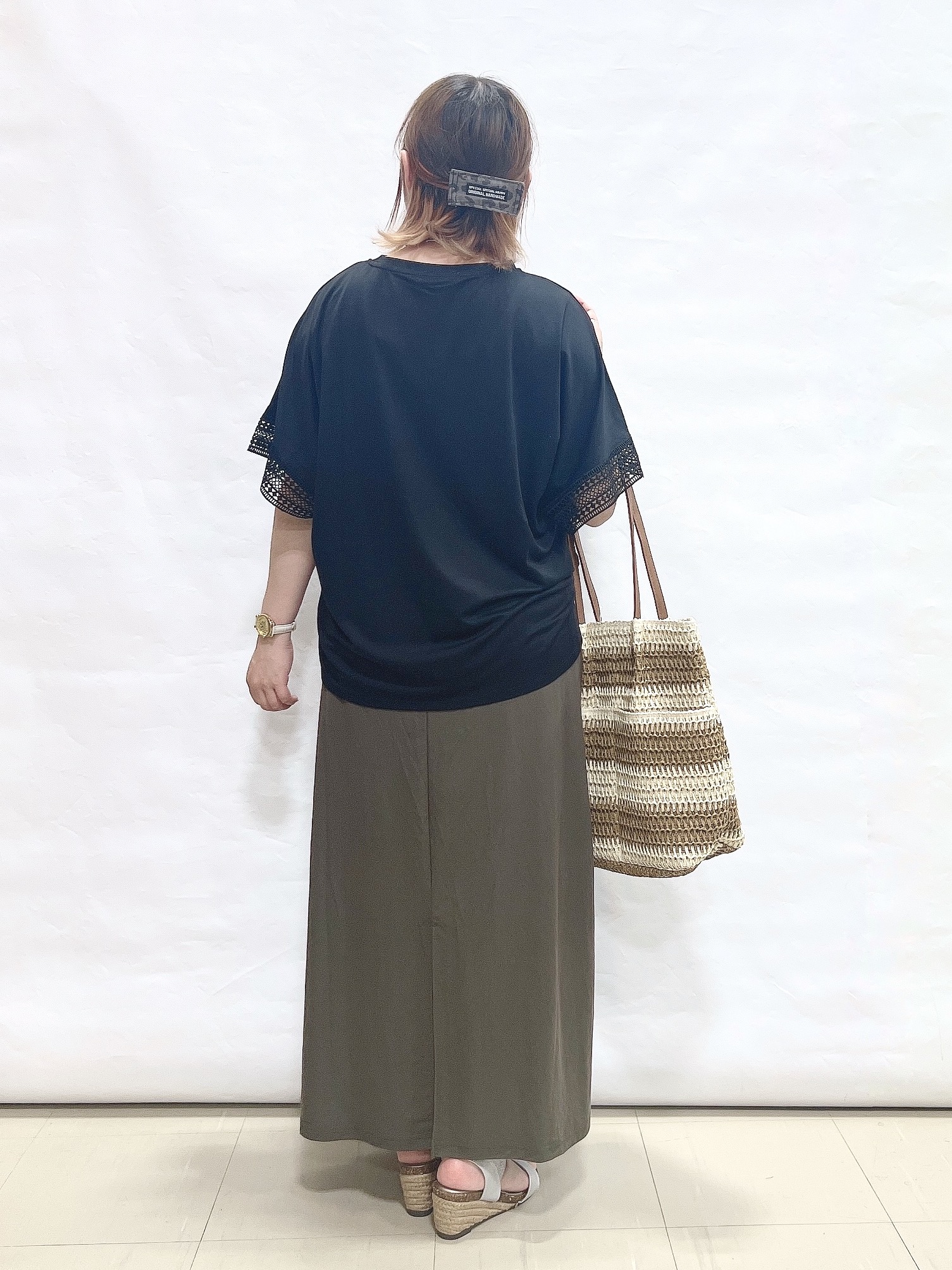 YUIさんの「SHOO･LA･RUE｜【ひんやり/UV】お袖レースが上品 ゆったりとろみトップス」を使ったコーディネート