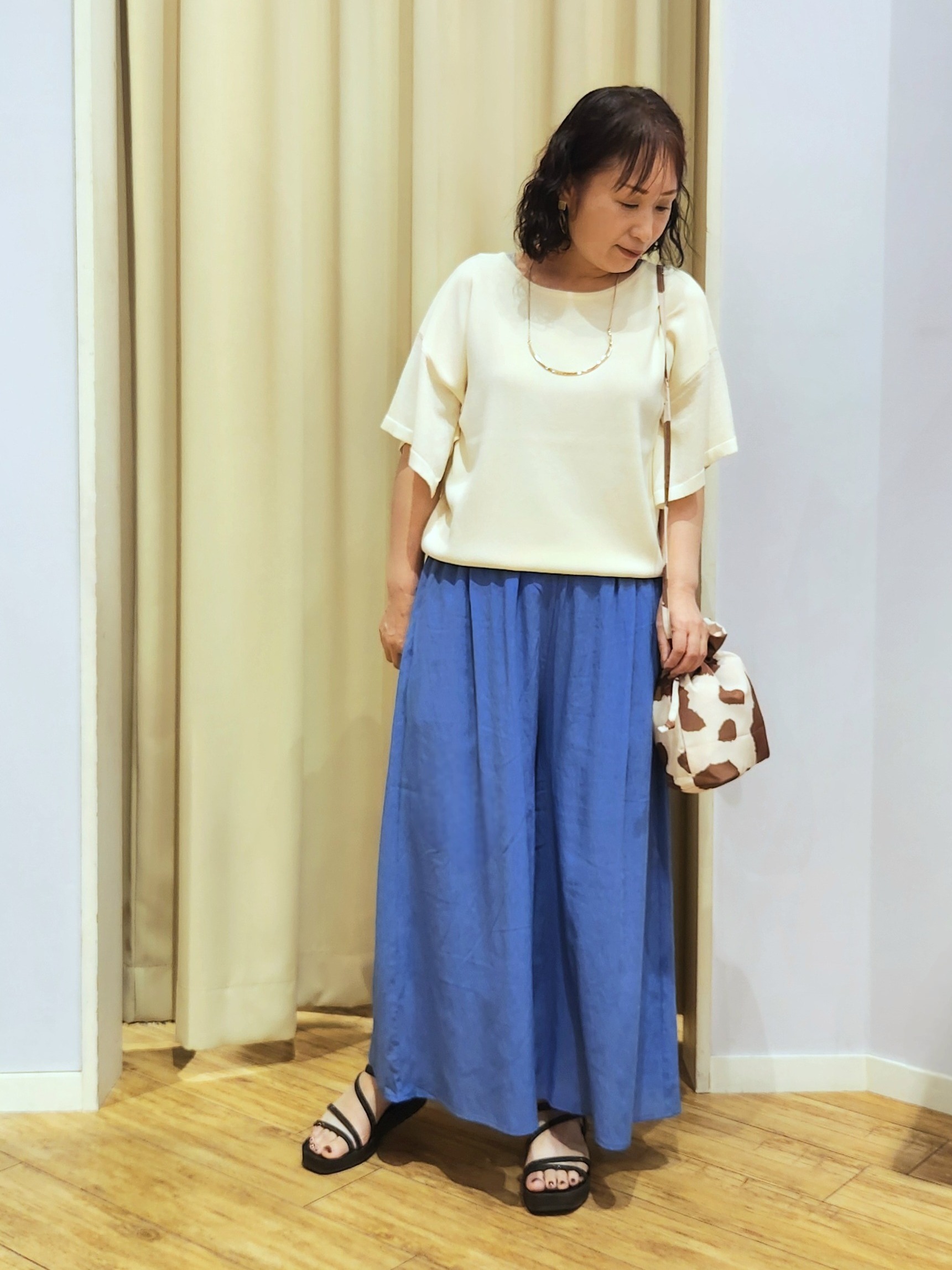 くまさんの「SHOO･LA･RUE｜【S-LL/ひんやり/洗濯機可】インせず着られる ひらり袖ニット」を使ったコーディネート