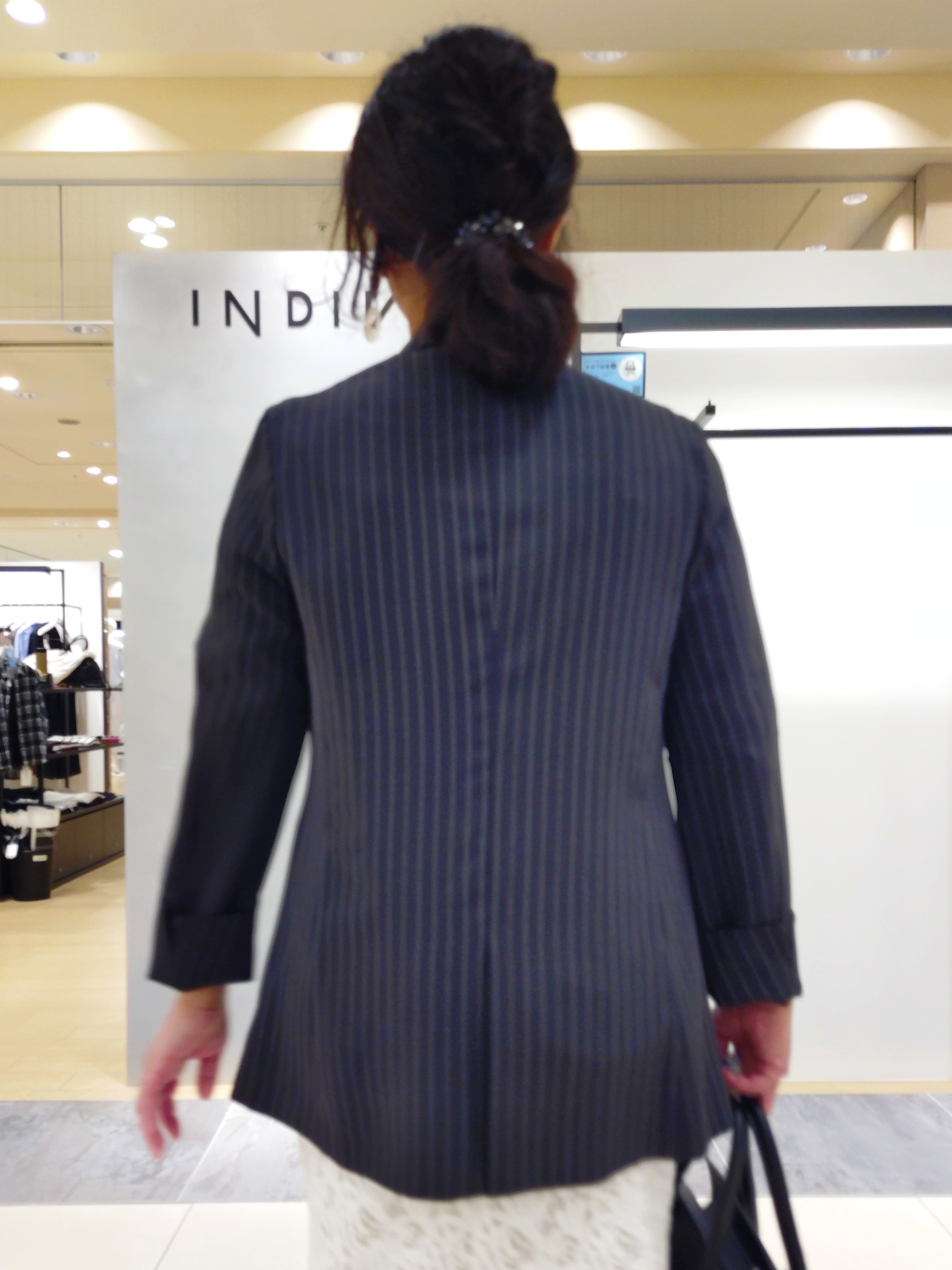 TOMOMIさんの「INDIVI｜【新作登場！着る日傘】 ダブルジャケット」を使ったコーディネート