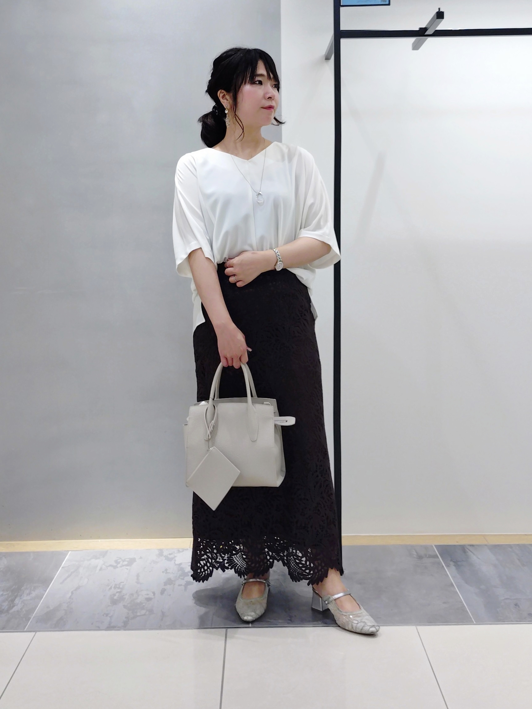 TOMOMIさんの「INDIVI｜【着る日傘】ドルマントップス」を使ったコーディネート