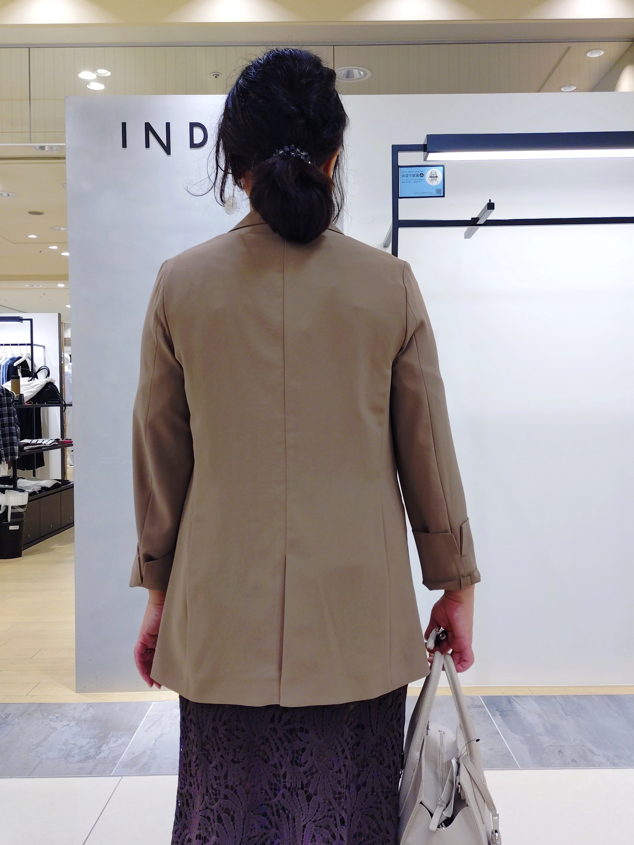 TOMOMIさんの「INDIVI｜【着る日傘】ドルマントップス」を使ったコーディネート