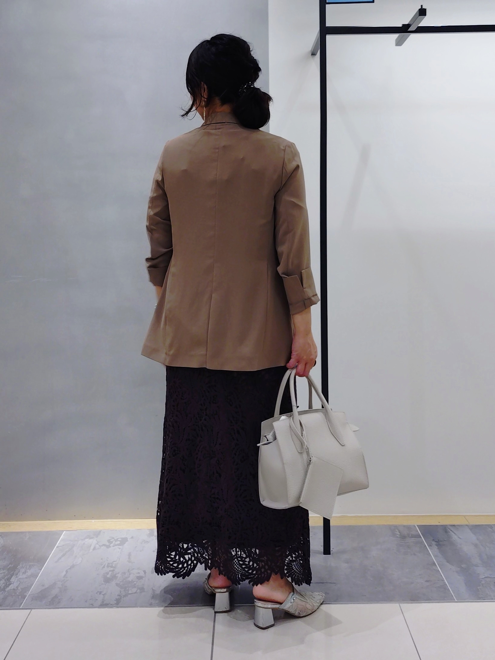 TOMOMIさんの「INDIVI｜【着る日傘】ドルマントップス」を使ったコーディネート