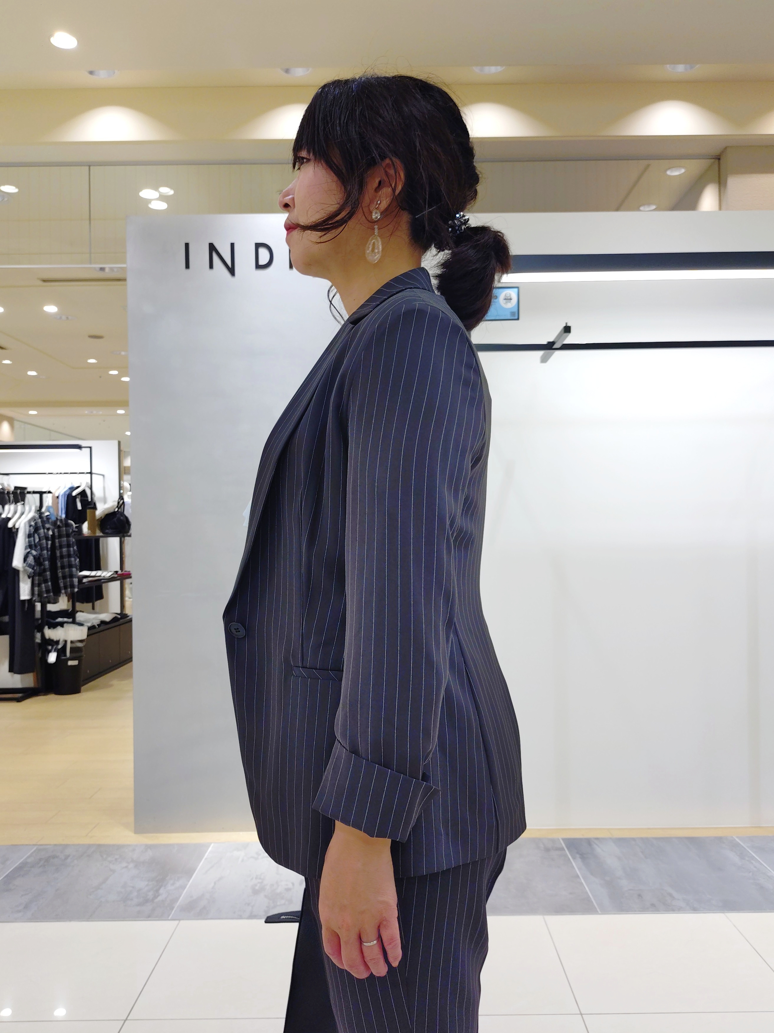 TOMOMIさんの「INDIVI｜【新作登場！着る日傘】 テーラードジャケット」を使ったコーディネート