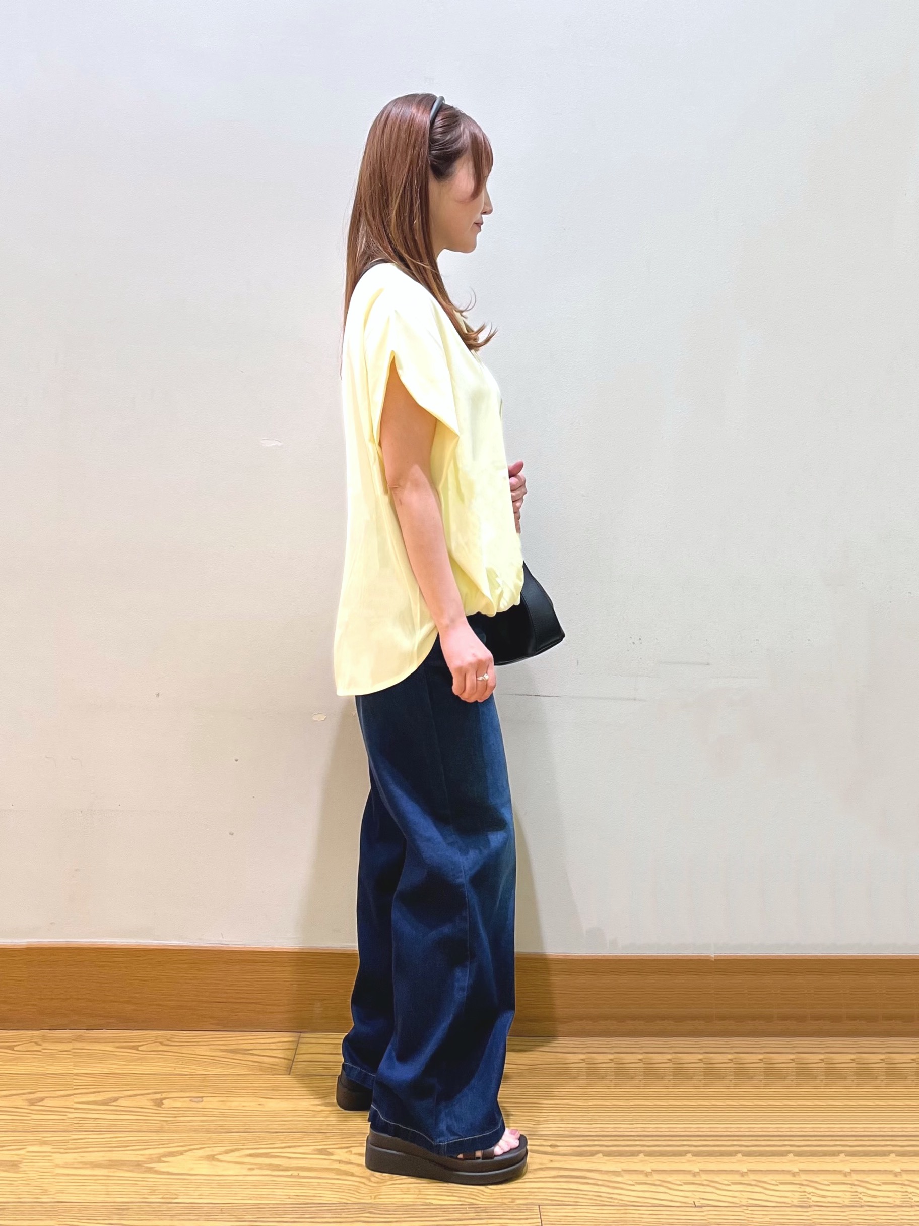 ゆっきーさんの「SHOO･LA･RUE｜【洗濯機可/体型カバー】インせずこなれる ふんわり裾バルーントップス」を使ったコーディネート