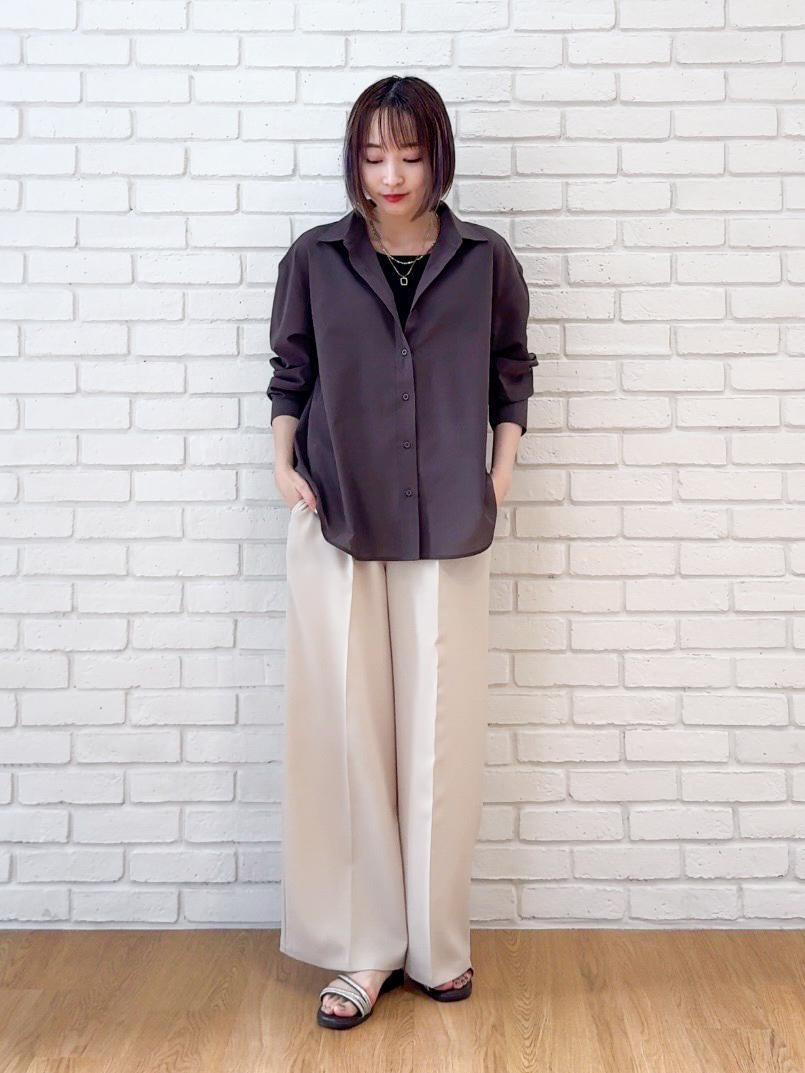 𝐜𝐡𝐢𝐤𝐚さんの「SHOO･LA･RUE｜【S-LL】見せてもキレイ スクエアネック リブタンクトップ」を使ったコーディネート
