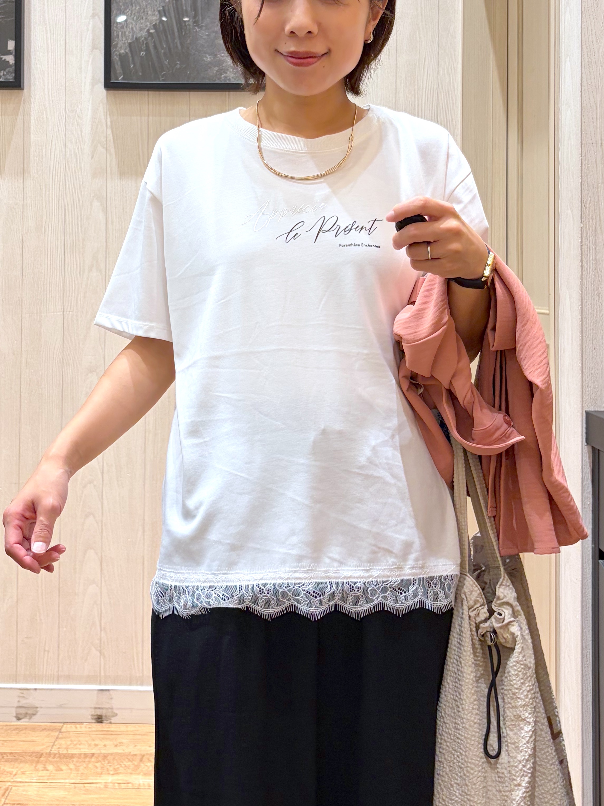 shirayuuuさんの「SHOO･LA･RUE｜【ひんやり/洗濯後しわになりにくい/S-LL】着るだけでこなれ見え 二の腕も隠せるデザイン半袖シャツ」を使ったコーディネート