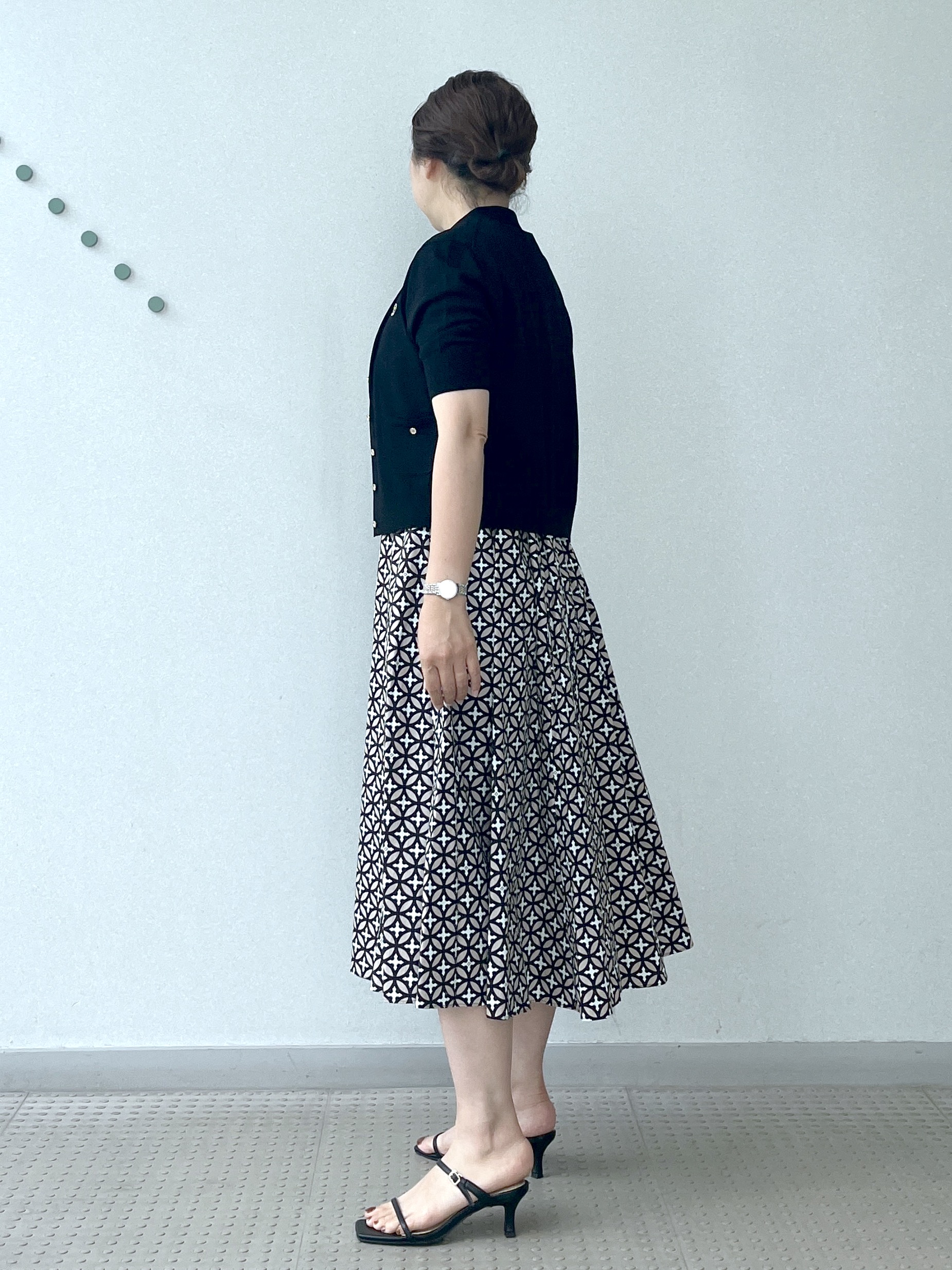 Soeさんの「DRESSTERIOR｜UV接触冷感シアーカーディガン」を使ったコーディネート
