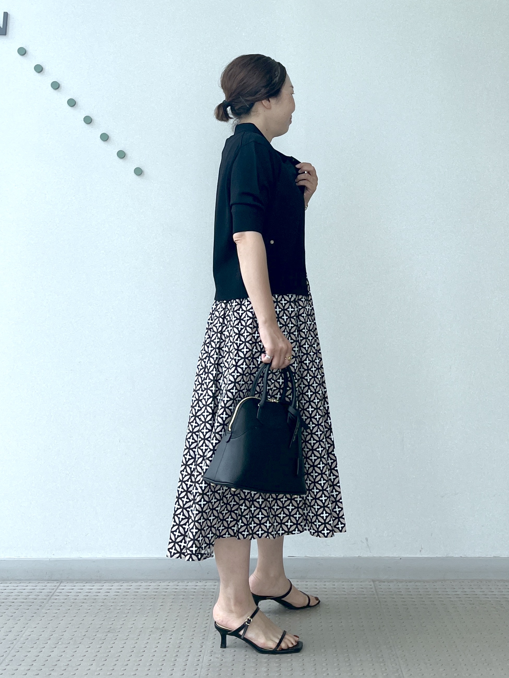 Soeさんの「DRESSTERIOR｜UV接触冷感シアーカーディガン」を使ったコーディネート