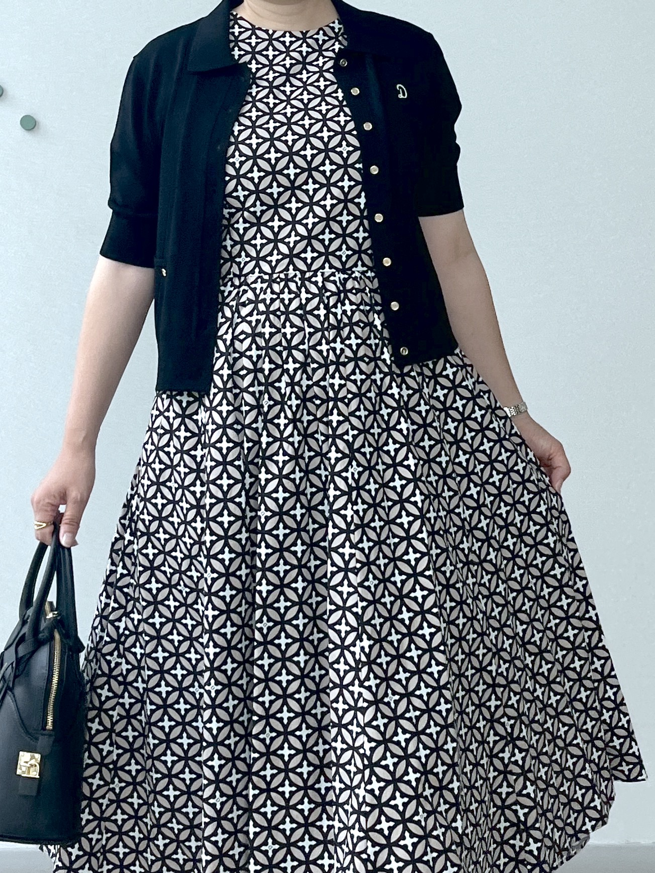 Soeさんの「DRESSTERIOR｜UV接触冷感シアーカーディガン」を使ったコーディネート